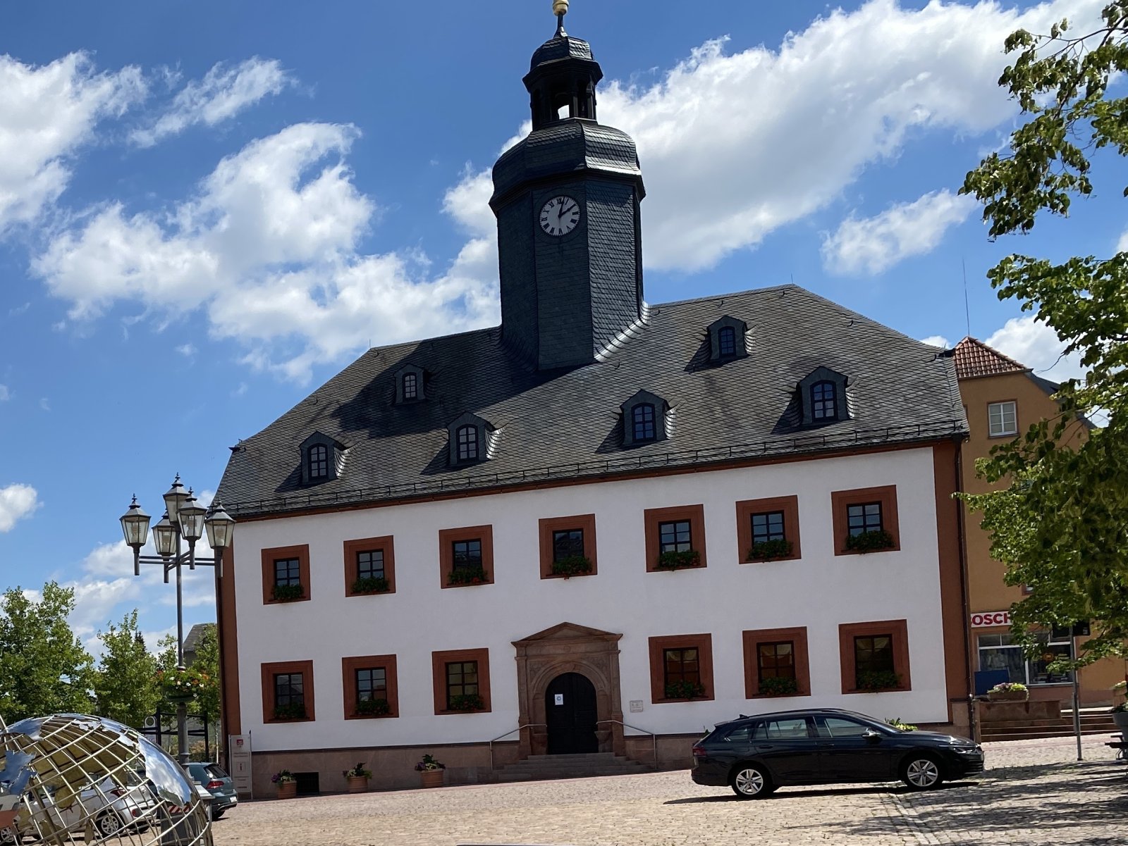 Büro/Praxis in günstig gelegenem WGH, Neubau 1996, 1.OG, ca. 125 m², Balkon, Modernisierungsbedarf