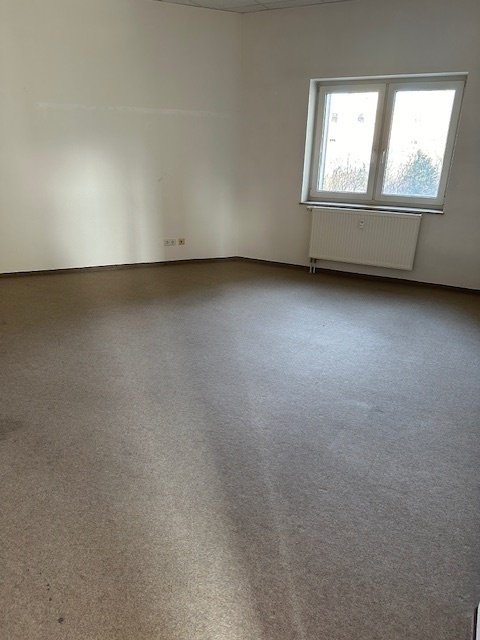 Büro/Praxis in günstig gelegenem WGH, Neubau 1996, 1.OG, ca. 125 m², Balkon, Modernisierungsbedarf