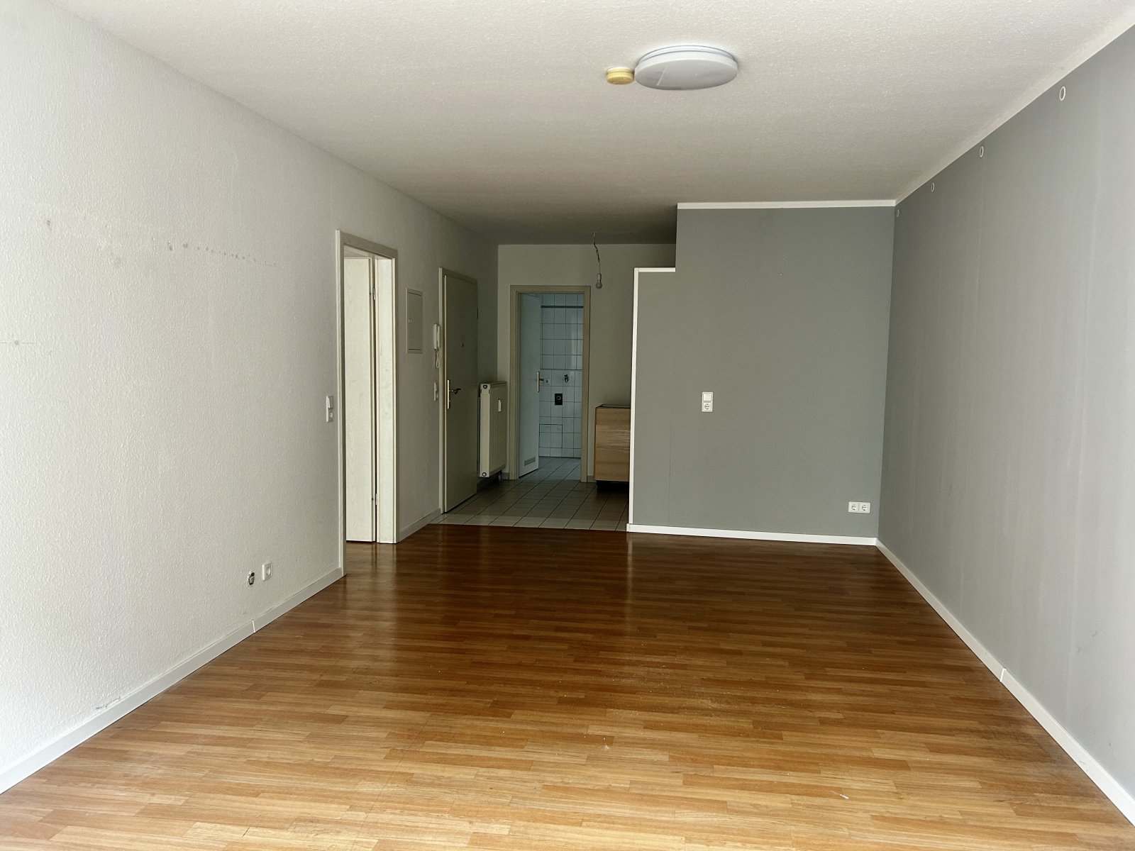 Schöne 2-Raum-Wohnung mit Balkon, EBK und Tageslichtbad in Plauen! Vermietet