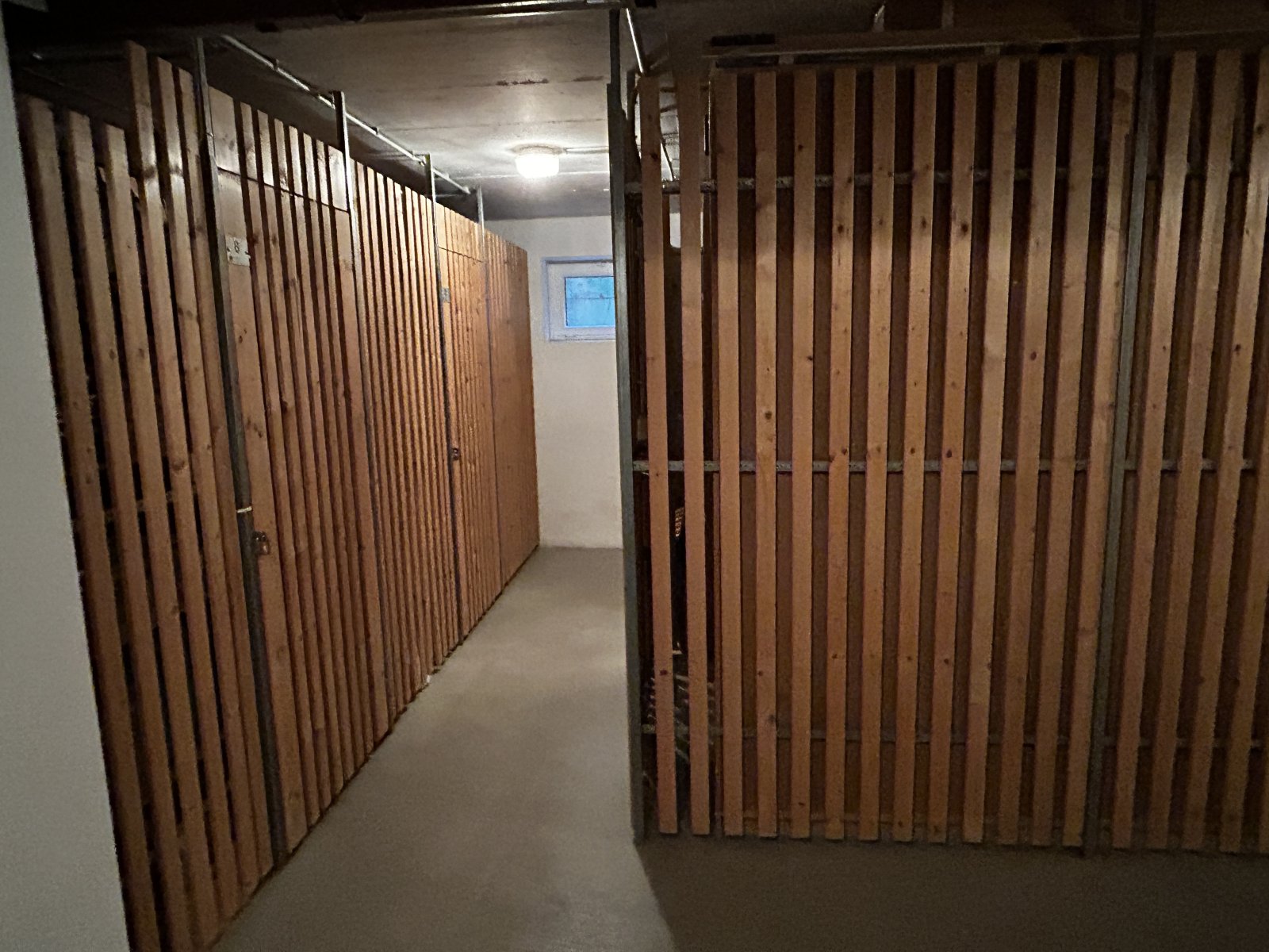 Modern geschnittene 1-Raum-Wohnung mit Loggia in Treuen! Vermietet, Aufzug!