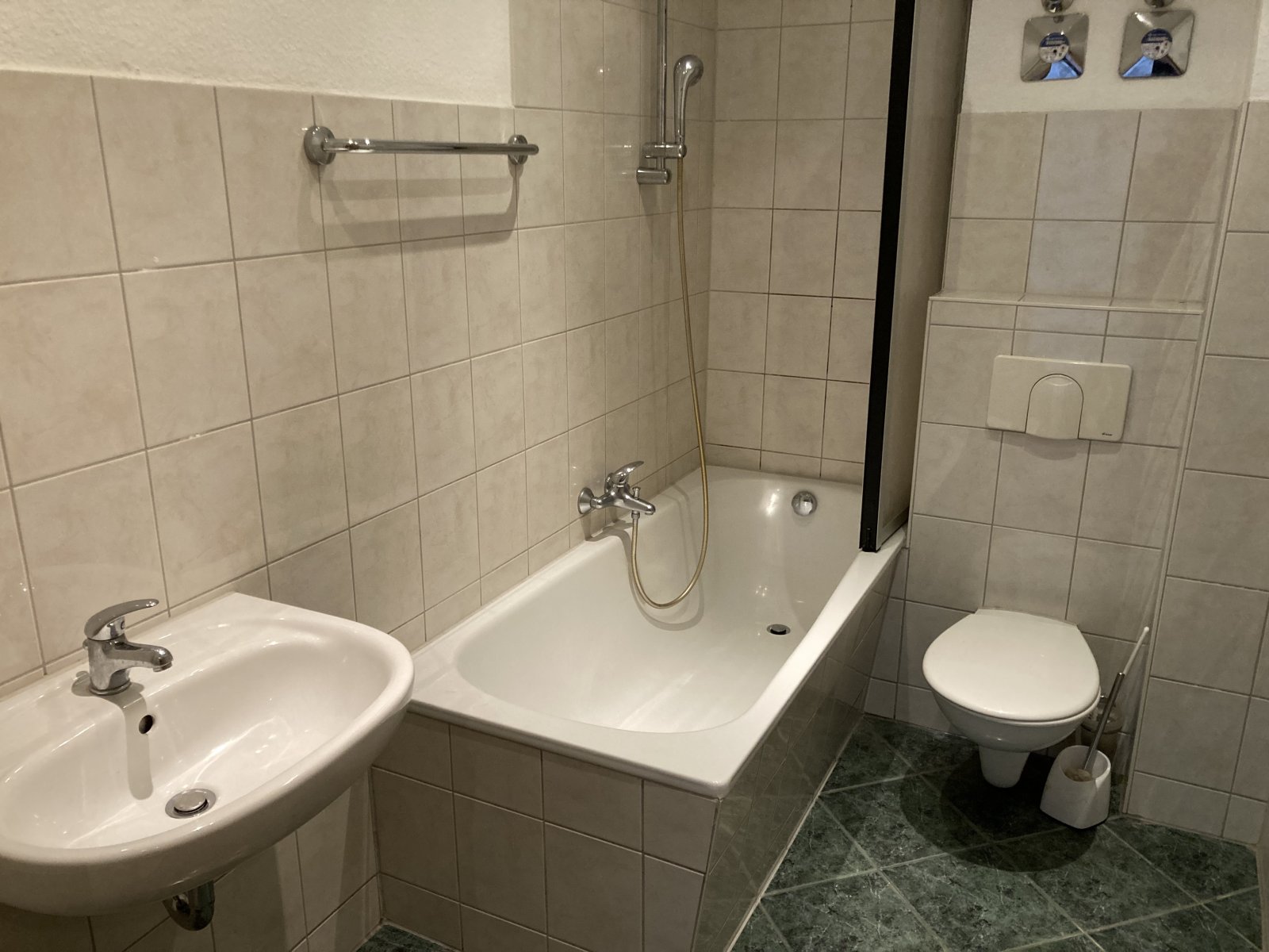 Helle, freundliche 2-Raum-Wohnung mit Balkon und Abstellraum!