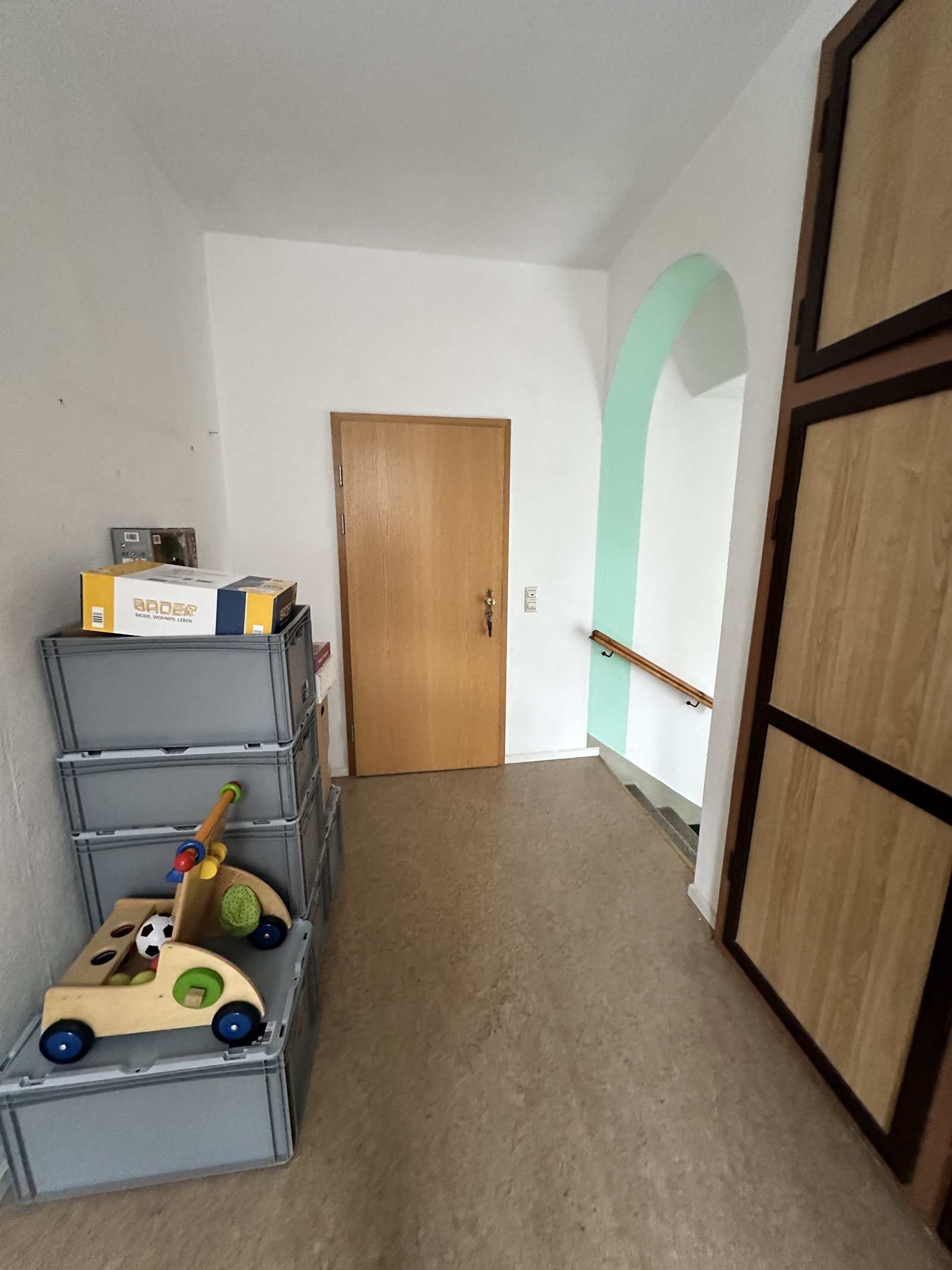 Sanierungsbedürftiges Mehrfamilienhaus mit 3 Wohneinheiten in Klingenthal!