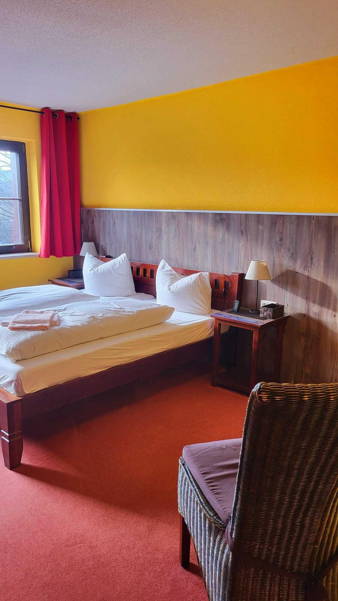 Ehem. Parkhotel mit 19 Zimmern + viele Extras + herrlicher Fernblick, Denkmalschutz