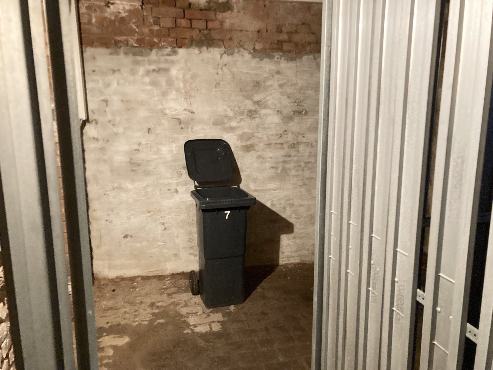 Vermietete 2-Raum-Wohnung mit Balkon in attraktiver Lage!