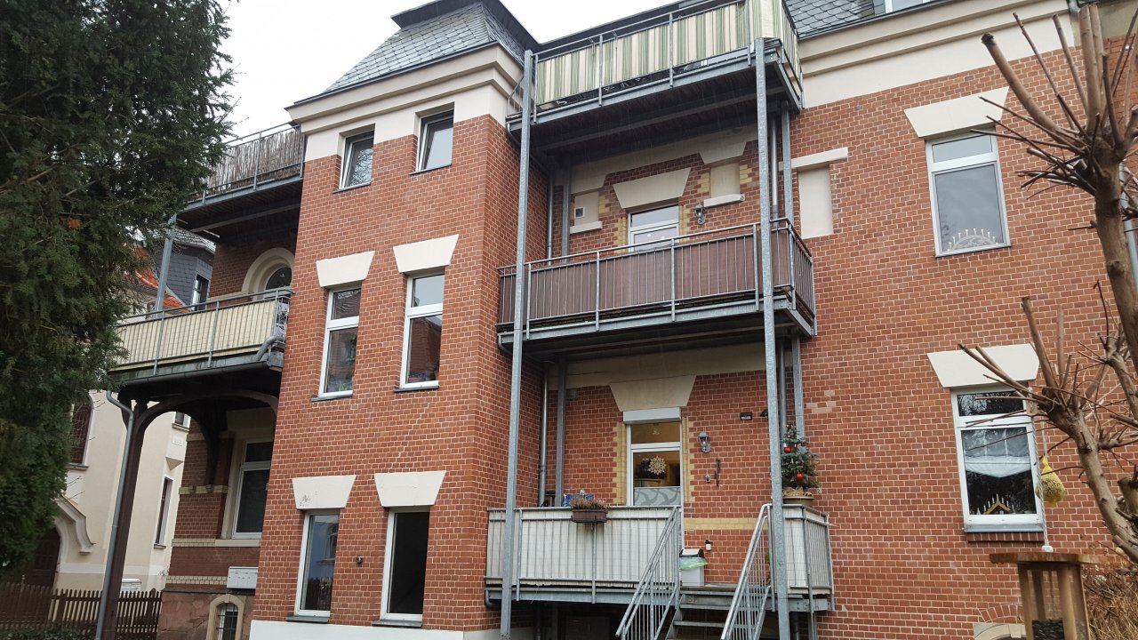 Helle und sehr geräumige 2-Raum-Whg. im DG, mit Stellplatz und Balkon, Nordvorstadt, Muldennähe