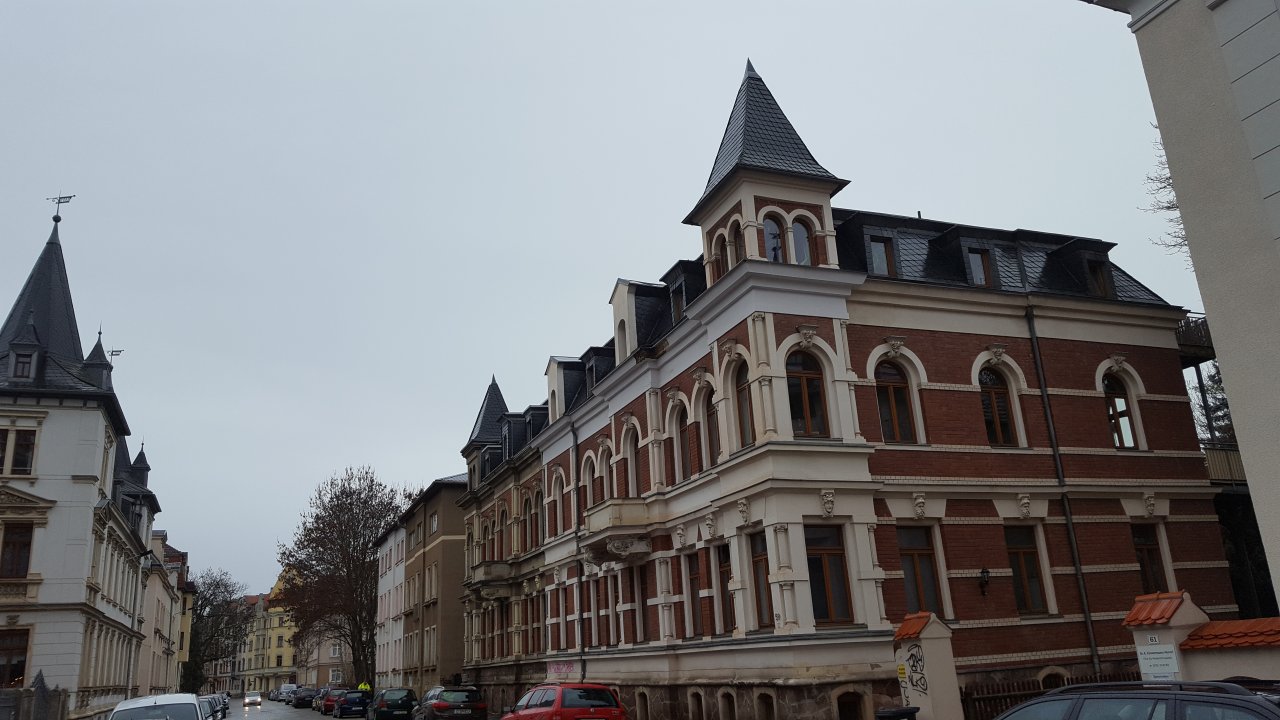 Helle und sehr geräumige 2-Raum-Whg. im DG, mit Stellplatz und Balkon, Nordvorstadt, Muldennähe