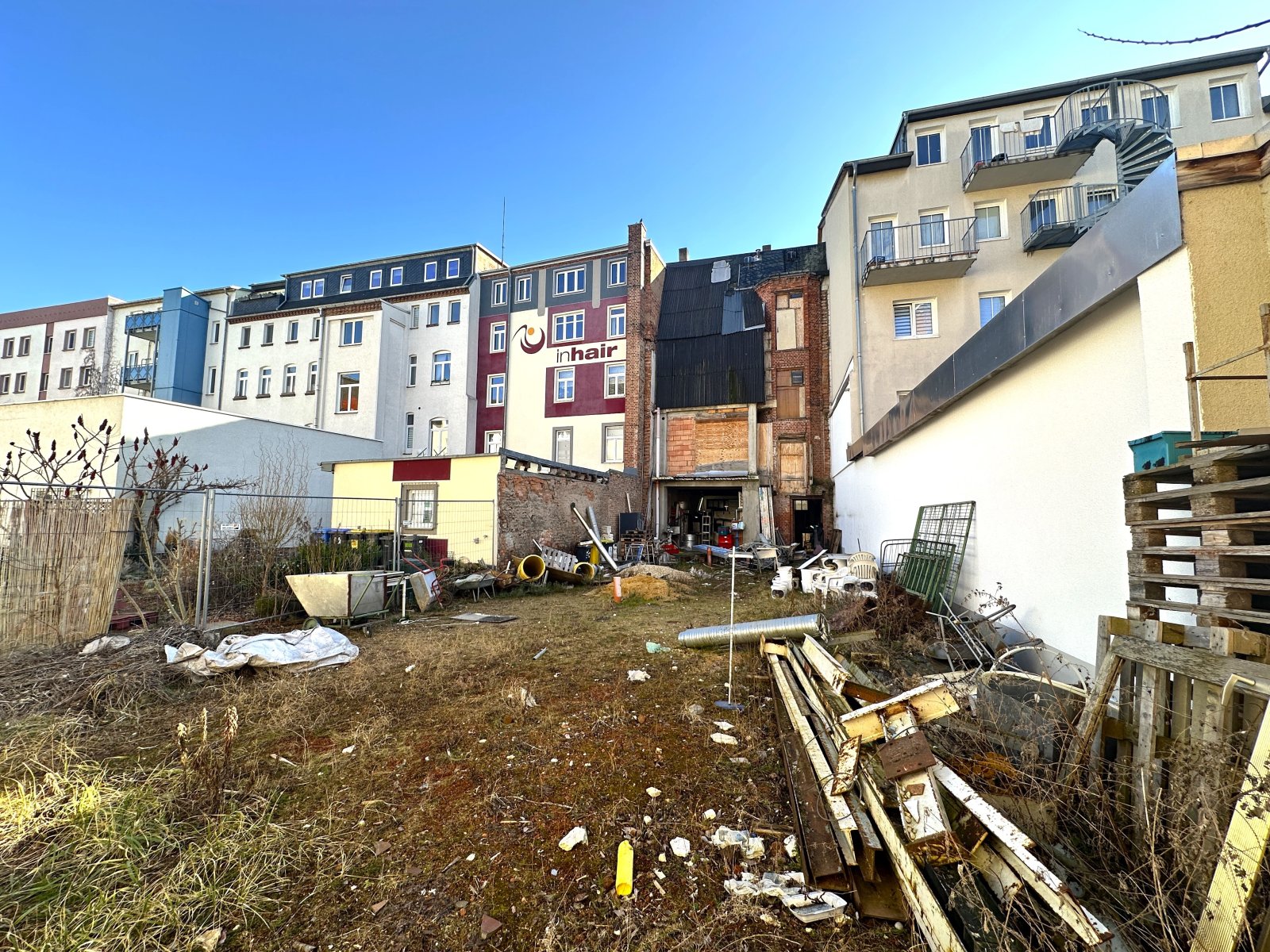 WGH im Zentrum Zwickaus mit Erweiterungspotential, Komplettsanierung erforderlich, Denkmalschutz!