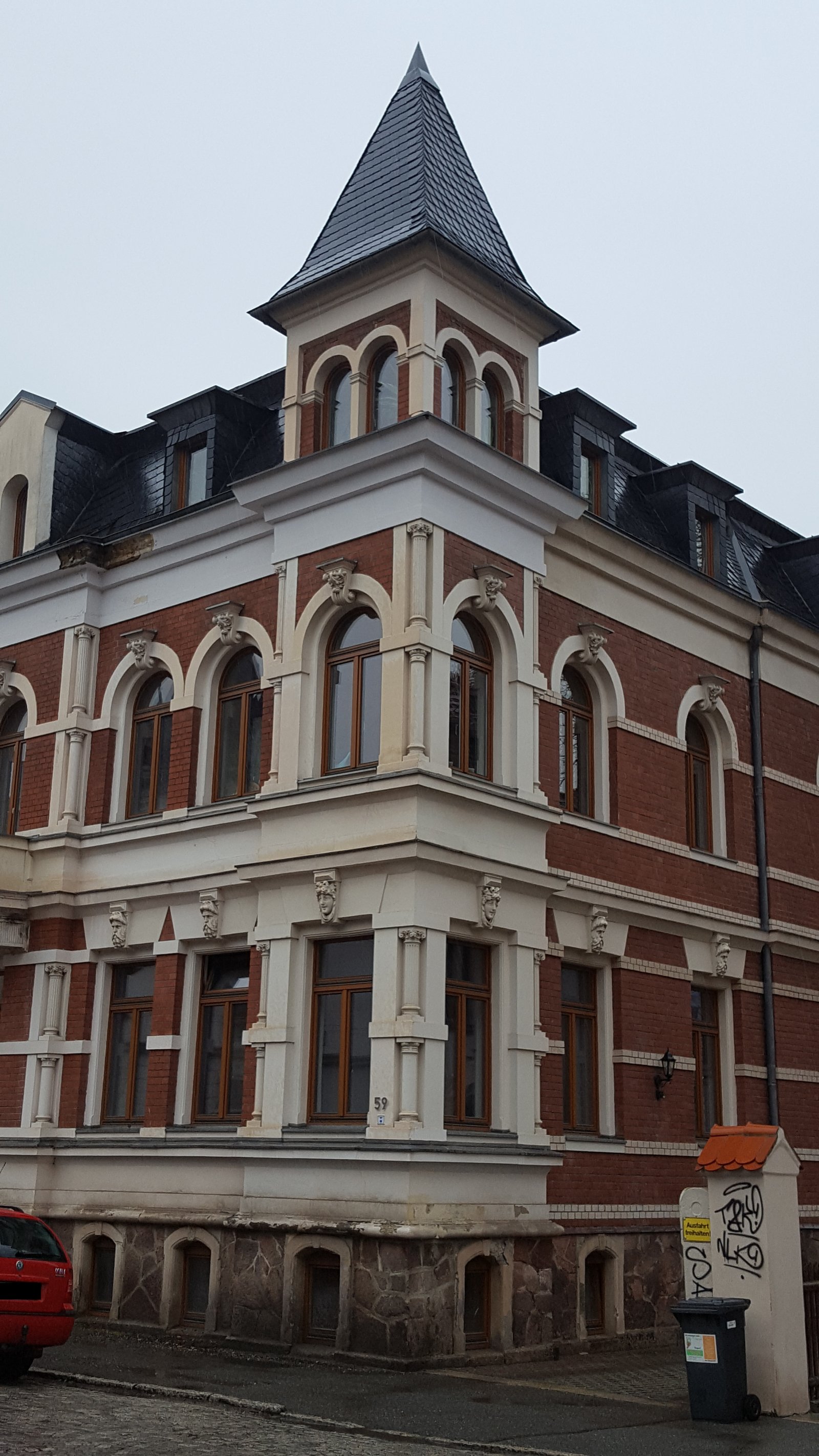 Helle und sehr geräumige 2-Raum-Whg. im DG, mit Stellplatz und Balkon, Nordvorstadt, Muldennähe