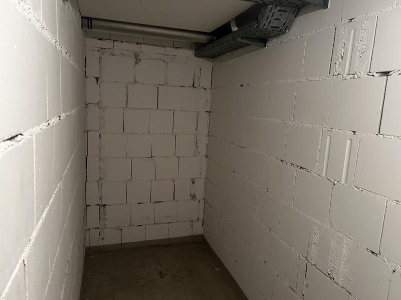 Frisch renoviert! 2-Raumwhg. mit Balkon, TG-Stpl. (duplex, saniert), Neubau 1997! Leerstand!