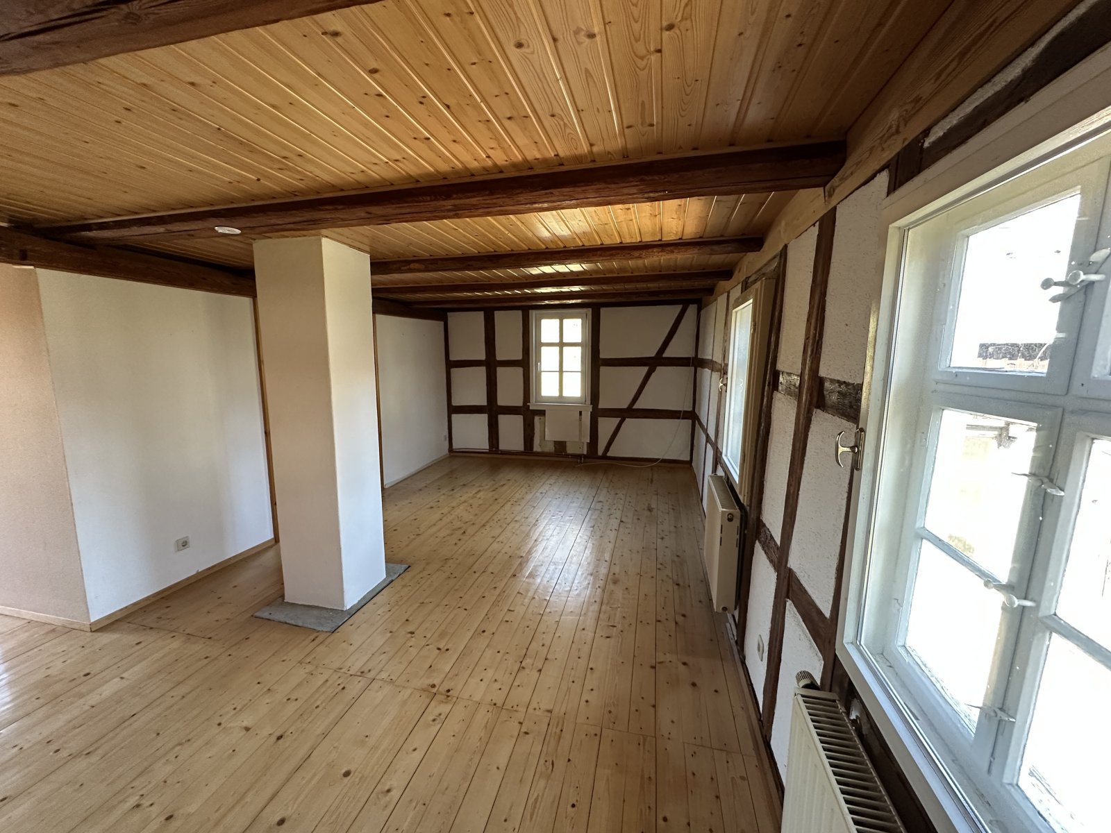 Idyllisches Landleben auf ehemaligem Bauernhof, gepflegter Zustand, ca. 2.400 m² Grundstück