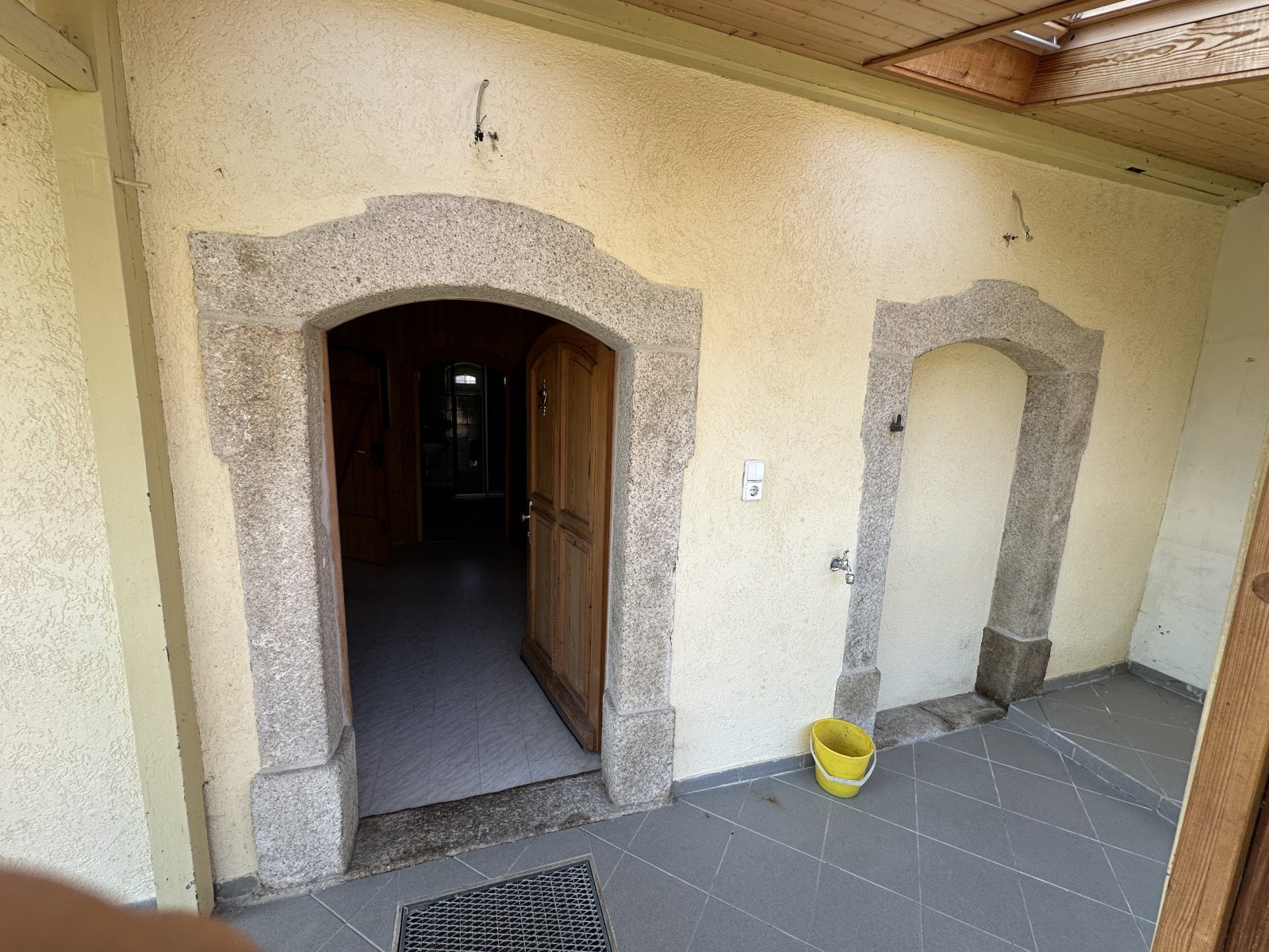 Idyllisches Landleben auf ehemaligem Bauernhof, gepflegter Zustand, ca. 2.400 m² Grundstück