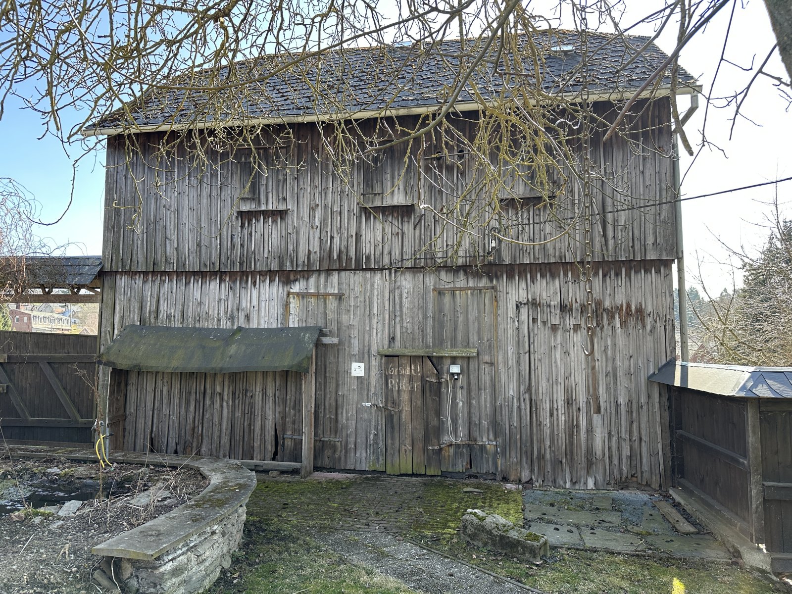 Idyllisches Landleben auf ehemaligem Bauernhof, gepflegter Zustand, ca. 2.400 m² Grundstück