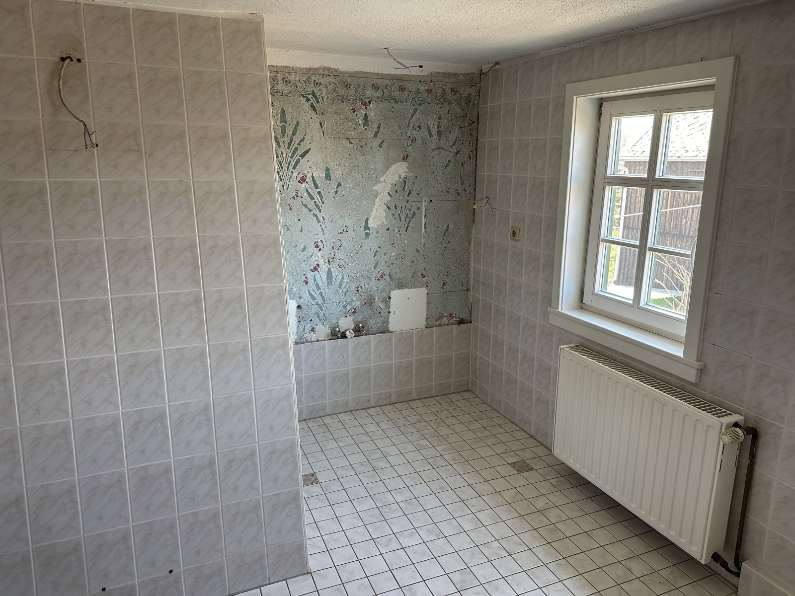 Idyllisches Landleben auf ehemaligem Bauernhof, gepflegter Zustand, ca. 2.400 m² Grundstück