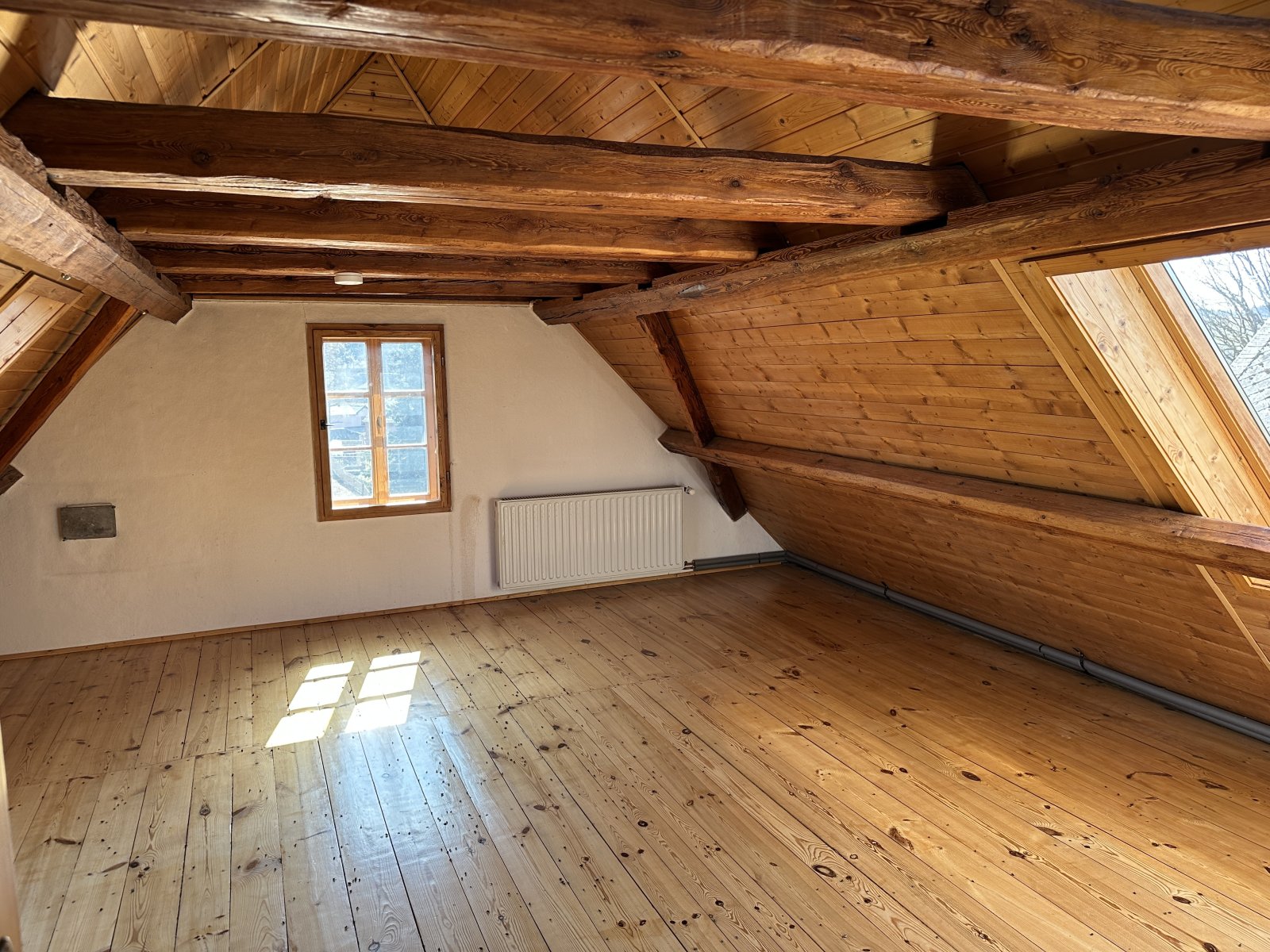 Idyllisches Landleben auf ehemaligem Bauernhof, gepflegter Zustand, ca. 2.400 m² Grundstück