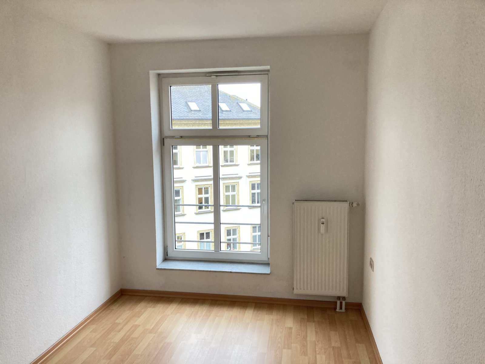 Zentrumsnah! 1,5-Raum-Whg. mit Balkon + Fahrstuhl / rollstuhlgerecht; vermietet!