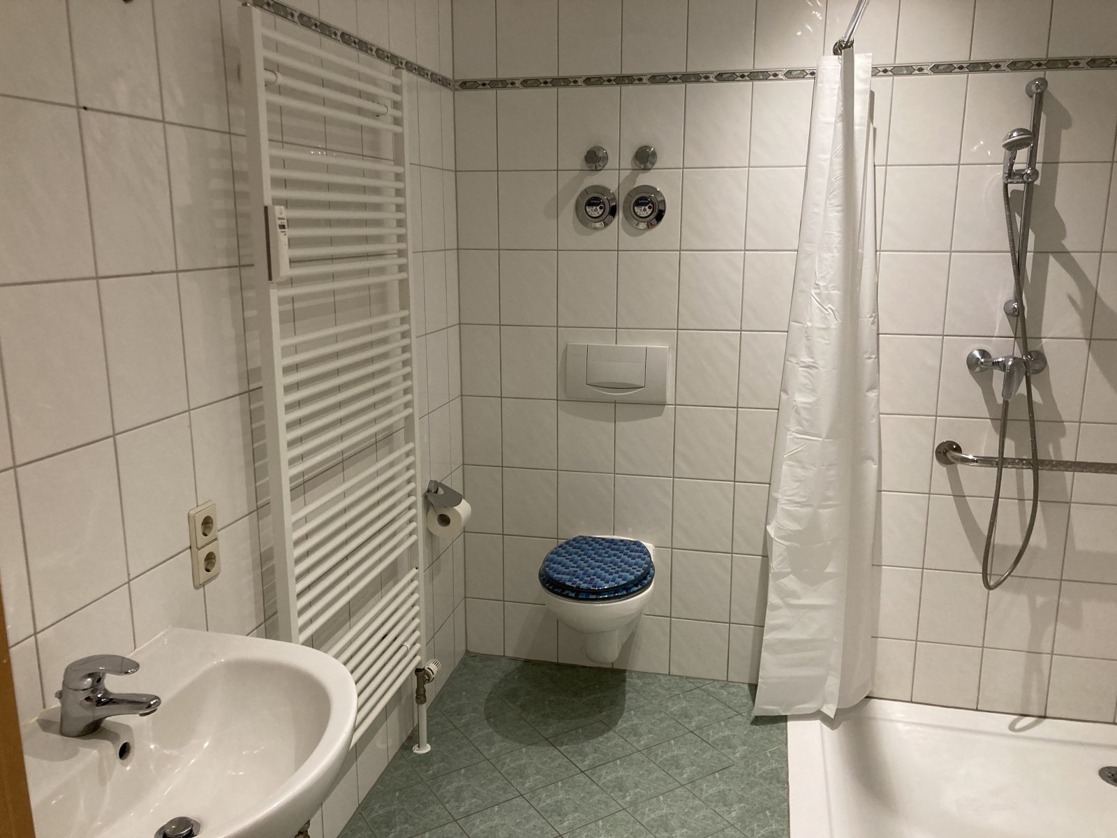 Zentrumsnah! 1,5-Raum-Whg. mit Balkon + Fahrstuhl / rollstuhlgerecht; vermietet!