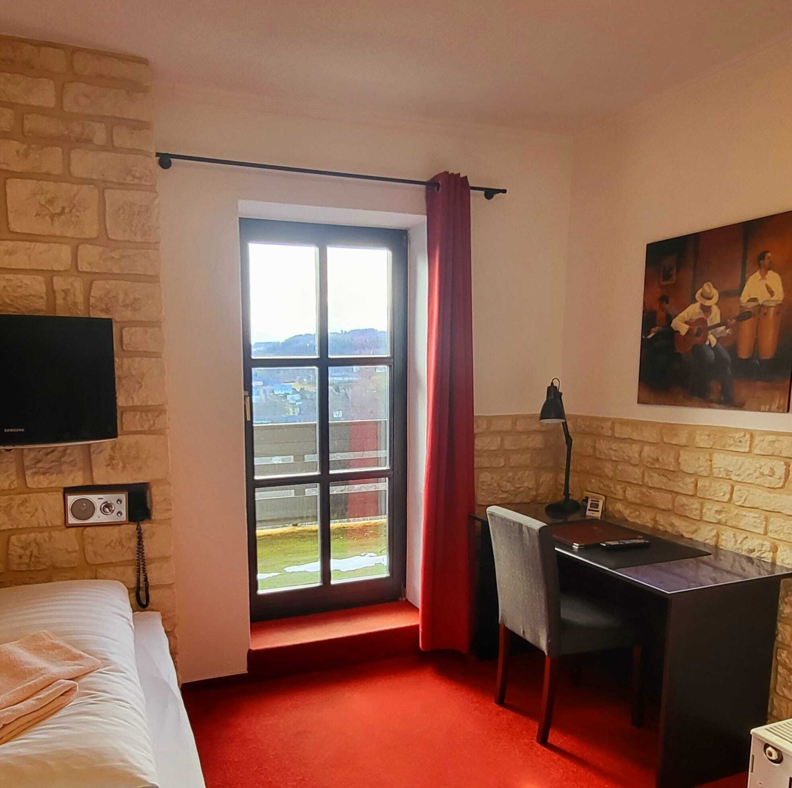 Ehem. Parkhotel mit 19 Zimmern + viele Extras + herrlicher Fernblick, Denkmalschutz