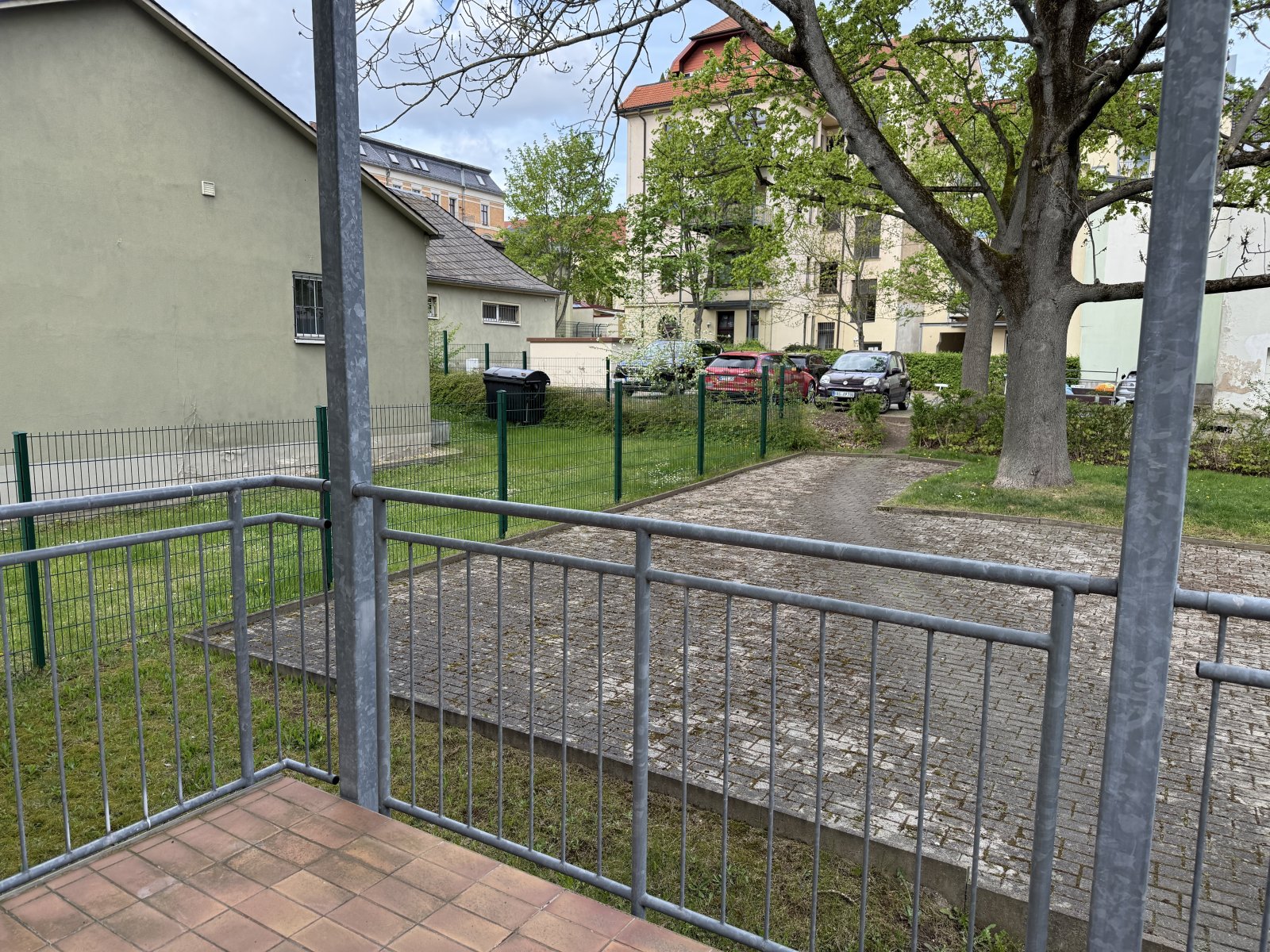 Barrierefrei Wohnen im Zentrum mit Fahrstuhl und großem Balkon - ideale Lage - gegenüber Schwanenteich!