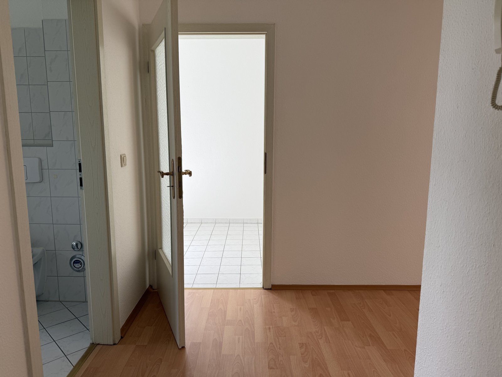 Helle 2-Raumwohnung mit Tageslichtbad! Zentrumsnah; Nähe Schwanenteich!