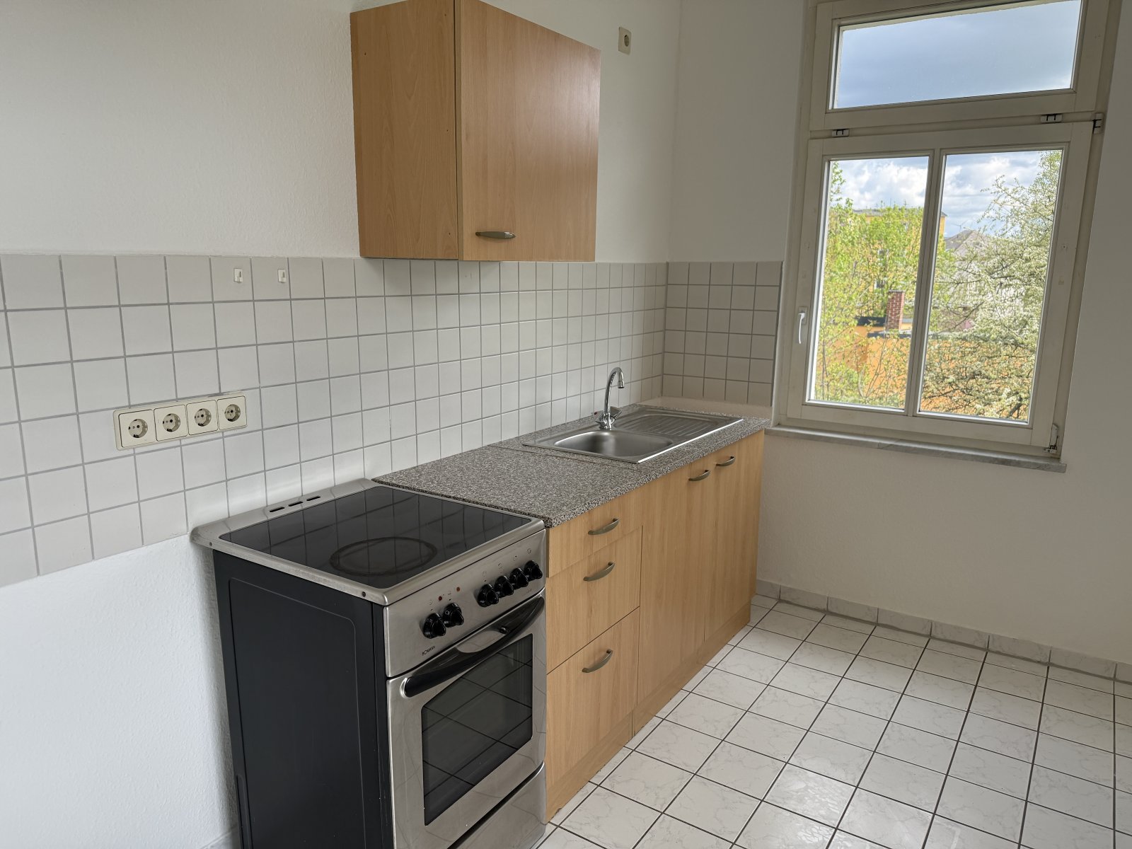 Helle 2-Raumwohnung mit Tageslichtbad! Zentrumsnah; Nähe Schwanenteich!