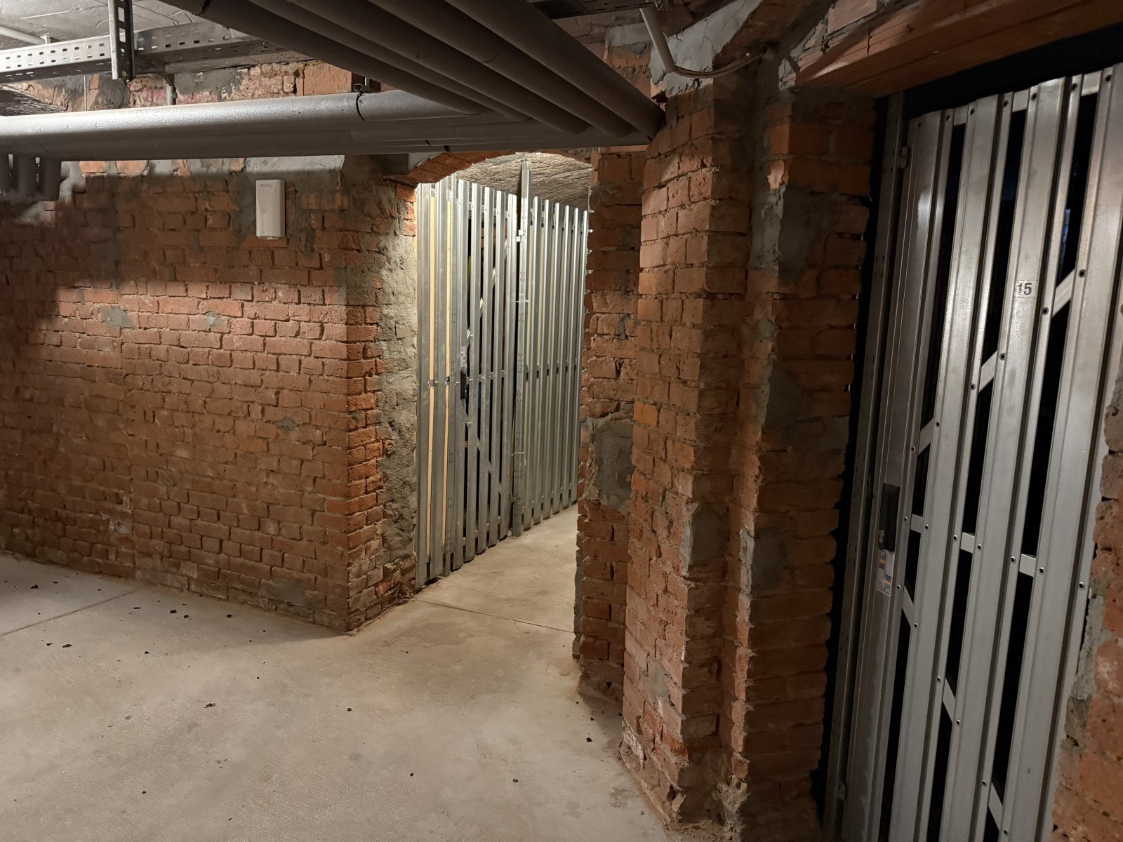 Zentrumsnah! 1,5-Raum-Whg. mit Balkon + Fahrstuhl / rollstuhlgerecht; vermietet!