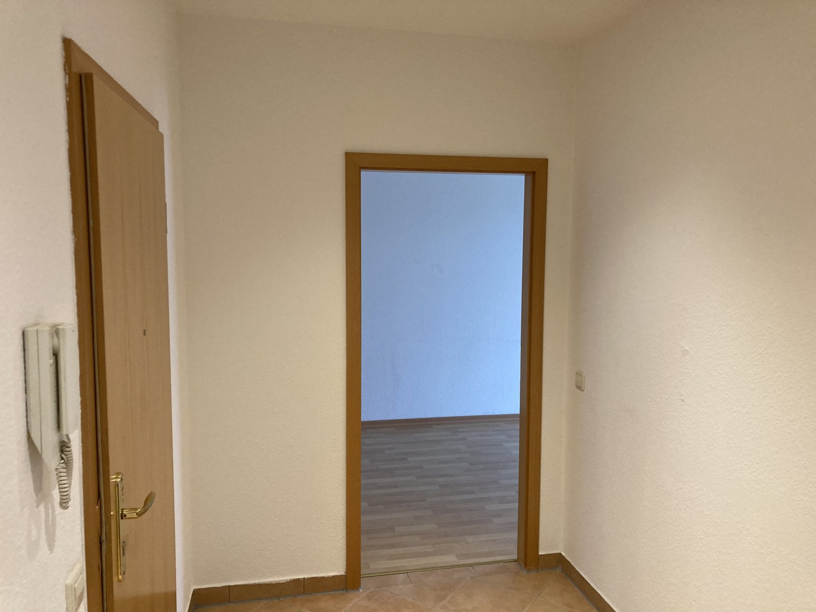 Zentrumsnah! 1,5-Raum-Whg. mit Balkon + Fahrstuhl / rollstuhlgerecht; vermietet!