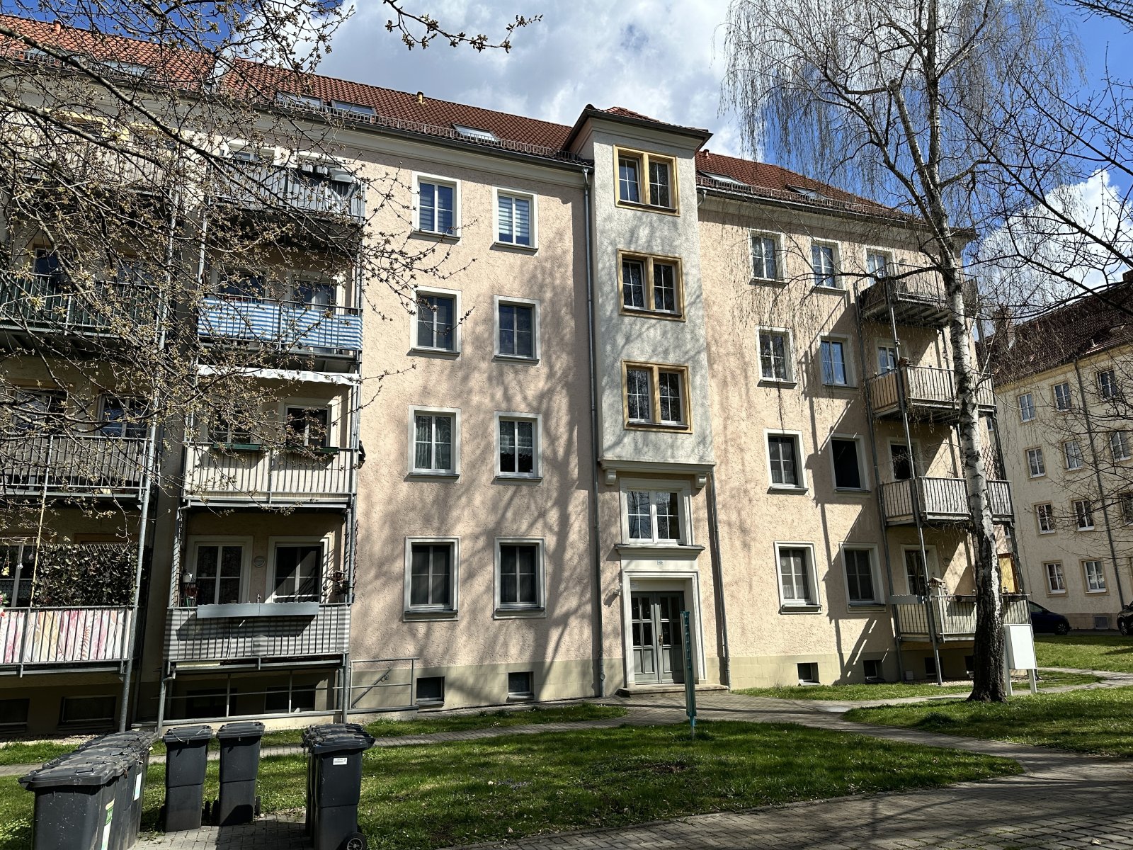 Vermietete 3-Raumwohnung mit Balkon, Tageslichtbad u. Stellpl. in Zwickau!