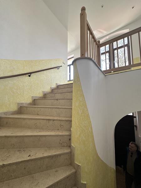 Historisches Villenviertel! Bezugsfertige Apartment-WE (OG) mit EBK, Tageslicht-Bad und Stellplatz.