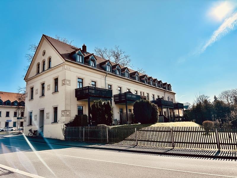 Historisches Villenviertel! Bezugsfertige Apartment-WE (OG) mit EBK, Tageslicht-Bad und Stellplatz.