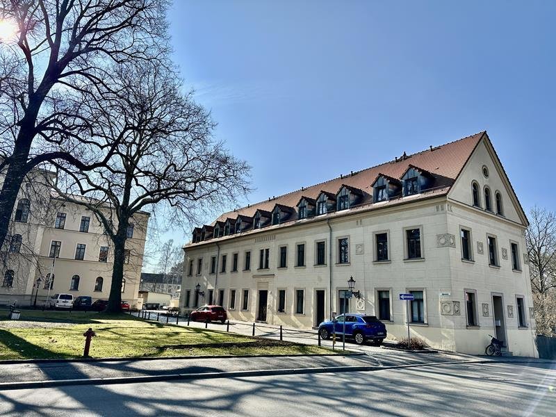 Historisches Villenviertel! Bezugsfertige Apartment-WE (OG) mit EBK, Tageslicht-Bad und Stellplatz.