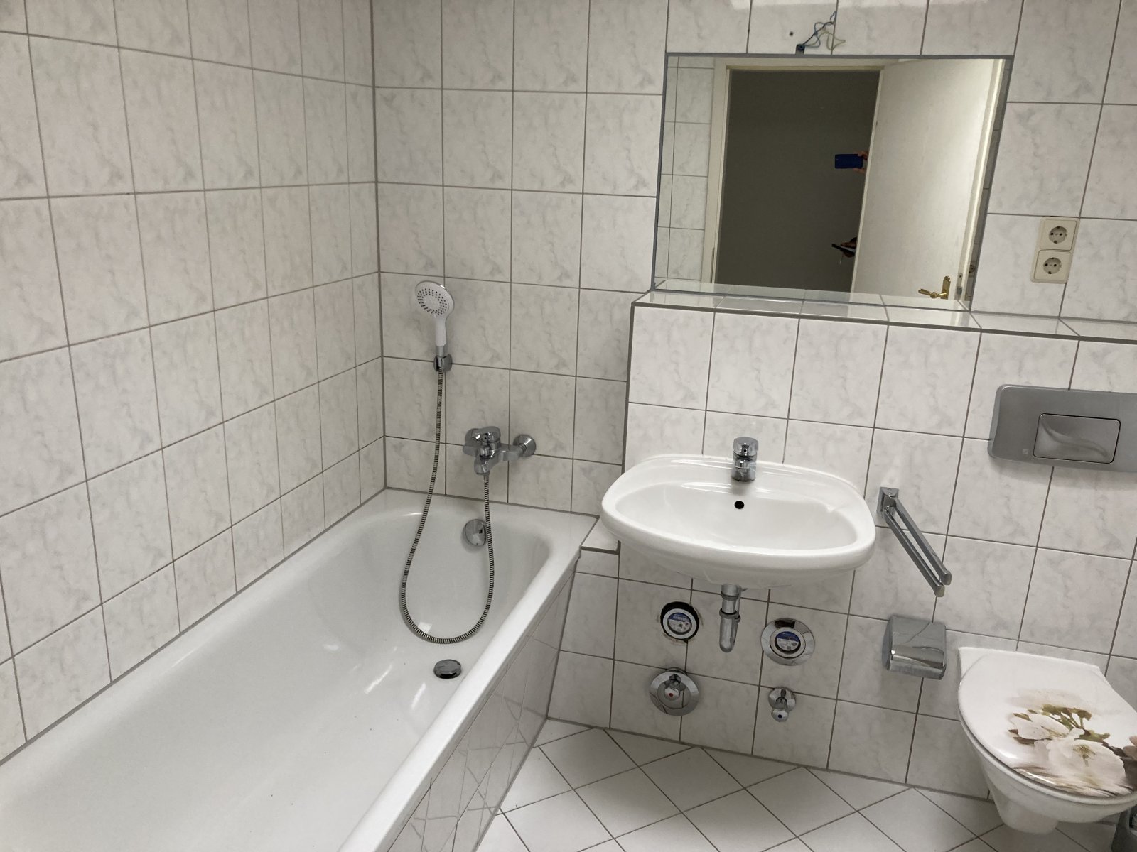   Helle, moderne 2-Raumwohnung in Innenstadtlage! 