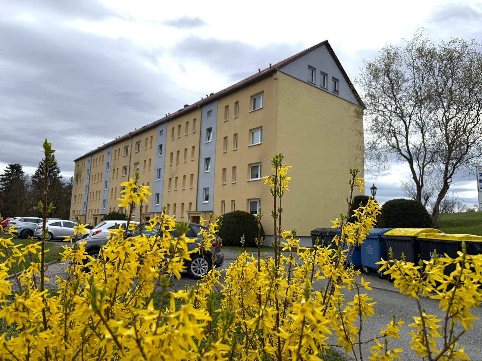 Vermietete 2-RWE mit Balkon, Stpl. und Tageslichtbad! Unmittelbare Nähe zur Talsperre!