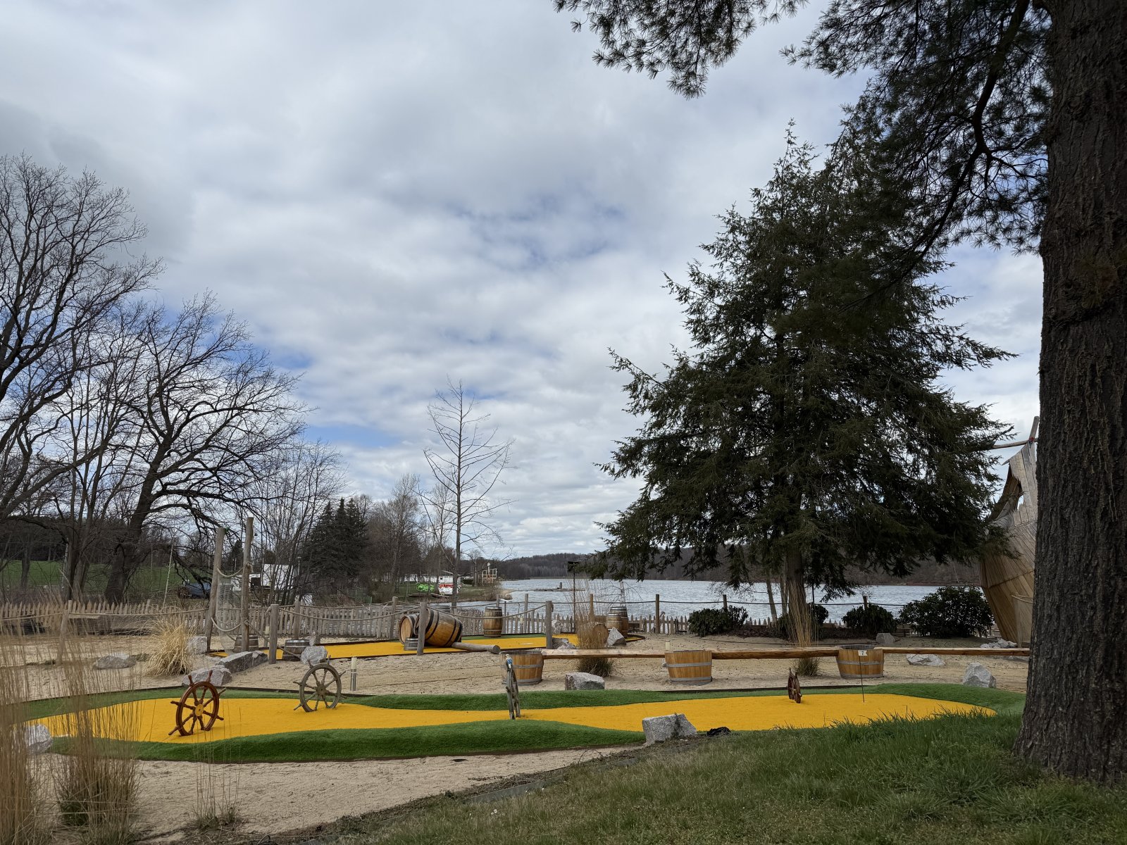 Vermietete 2-RWE mit Balkon, Stpl. und Tageslichtbad! Unmittelbare Nähe zur Talsperre!