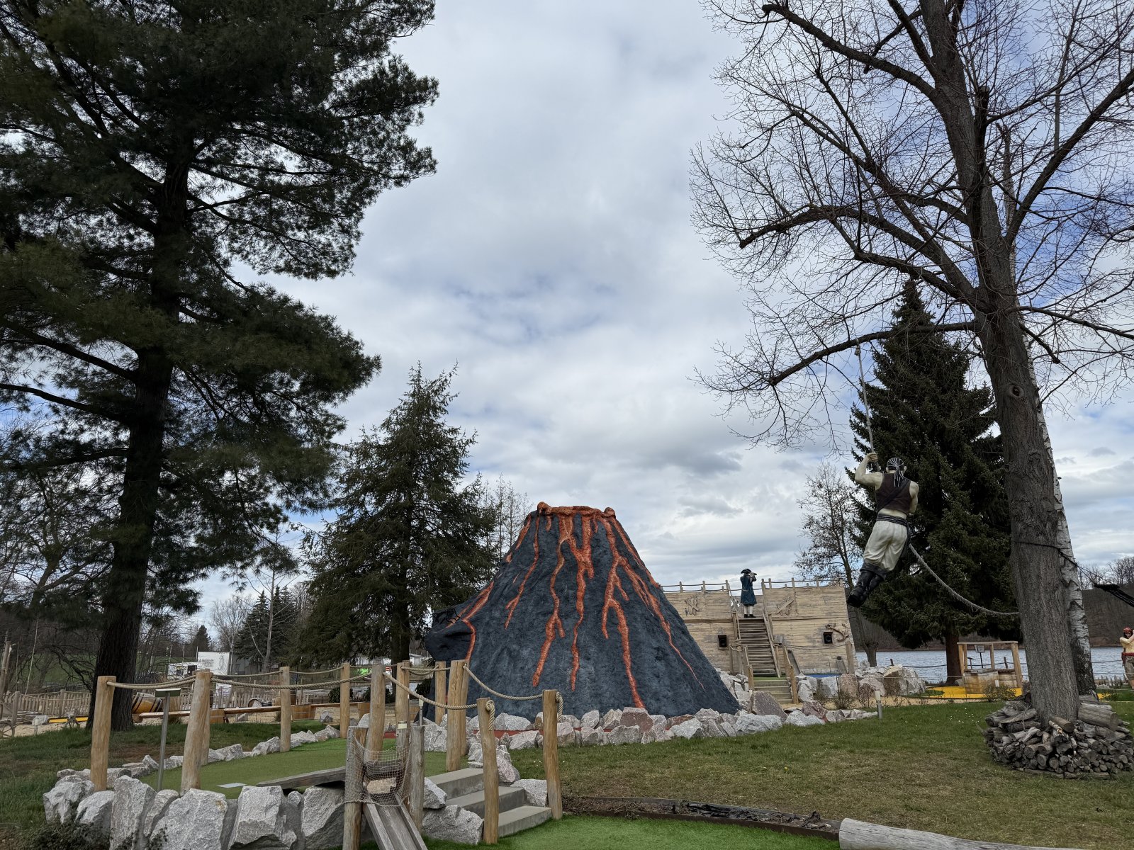 Vermietete 2-RWE mit Balkon, Stpl. und Tageslichtbad! Unmittelbare Nähe zur Talsperre!