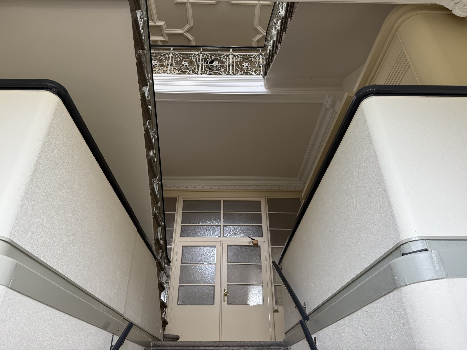 Repräsentatives Wohnen oder Arbeiten auf 200 m² in Fabrikantenvilla – Sanierung nach Wunsch!