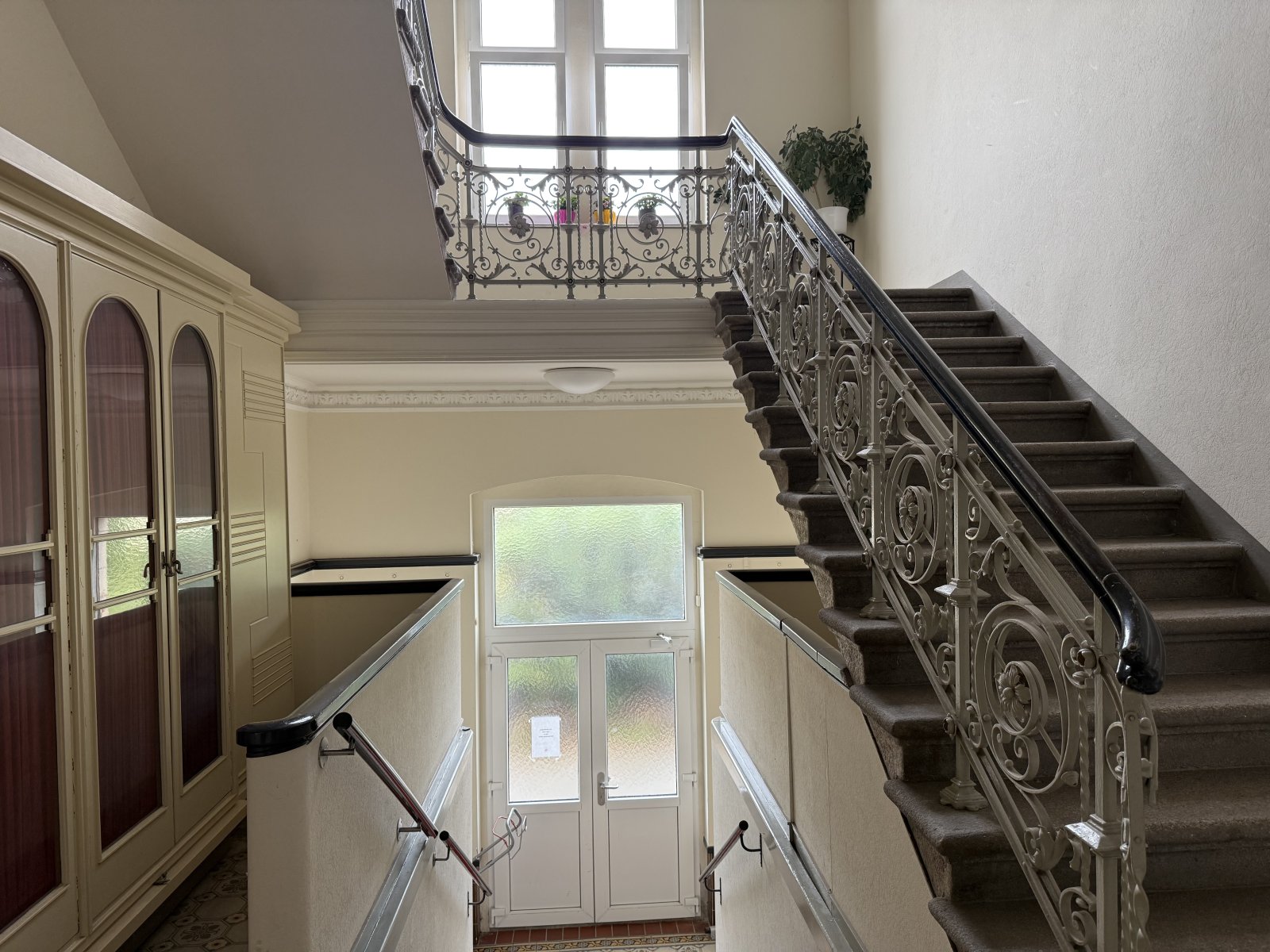 Repräsentatives Wohnen oder Arbeiten auf 200 m² in Fabrikantenvilla – Sanierung nach Wunsch!