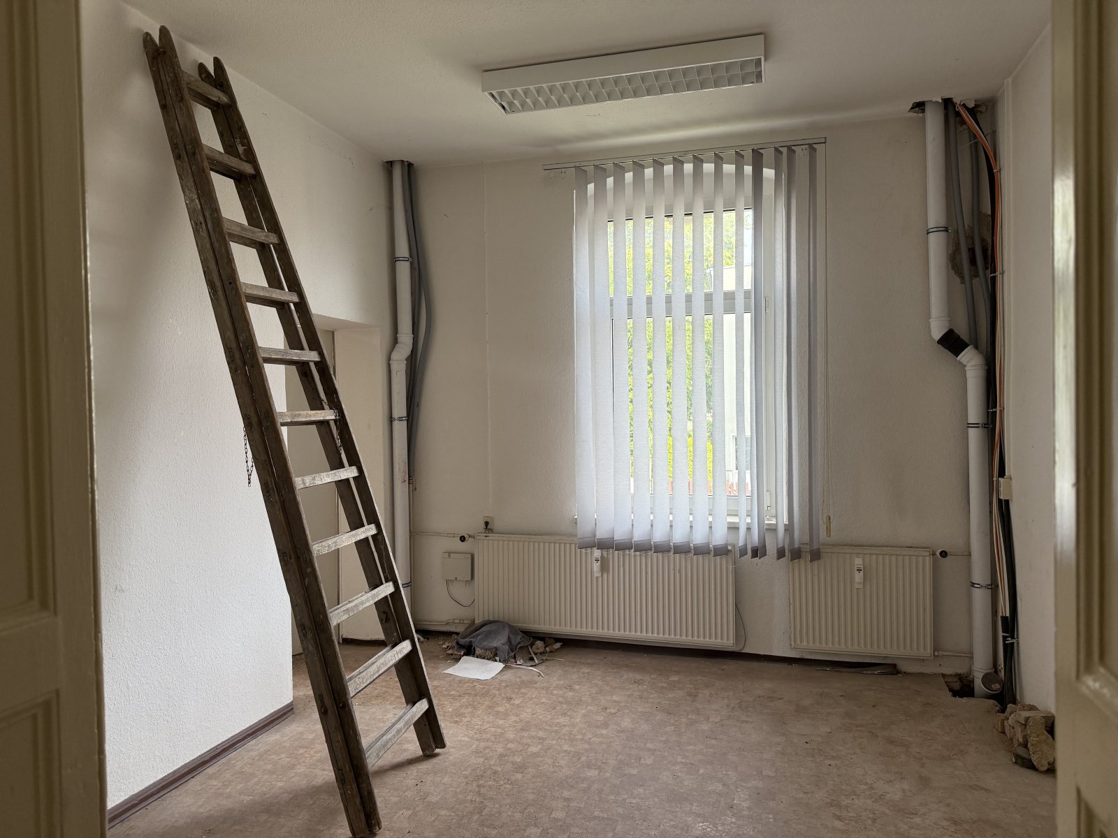 Repräsentatives Wohnen oder Arbeiten auf 200 m² in Fabrikantenvilla – Sanierung nach Wunsch!