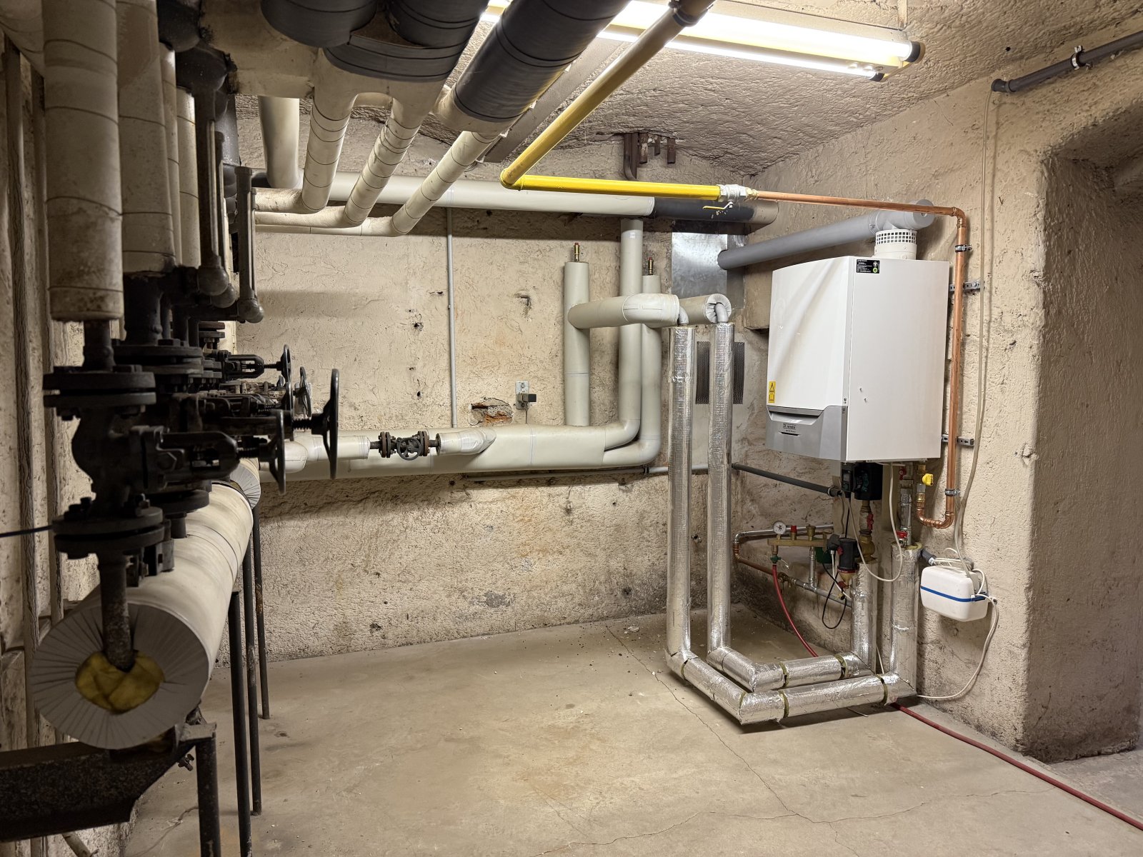 Repräsentatives Wohnen oder Arbeiten auf 200 m² in Fabrikantenvilla – Sanierung nach Wunsch!