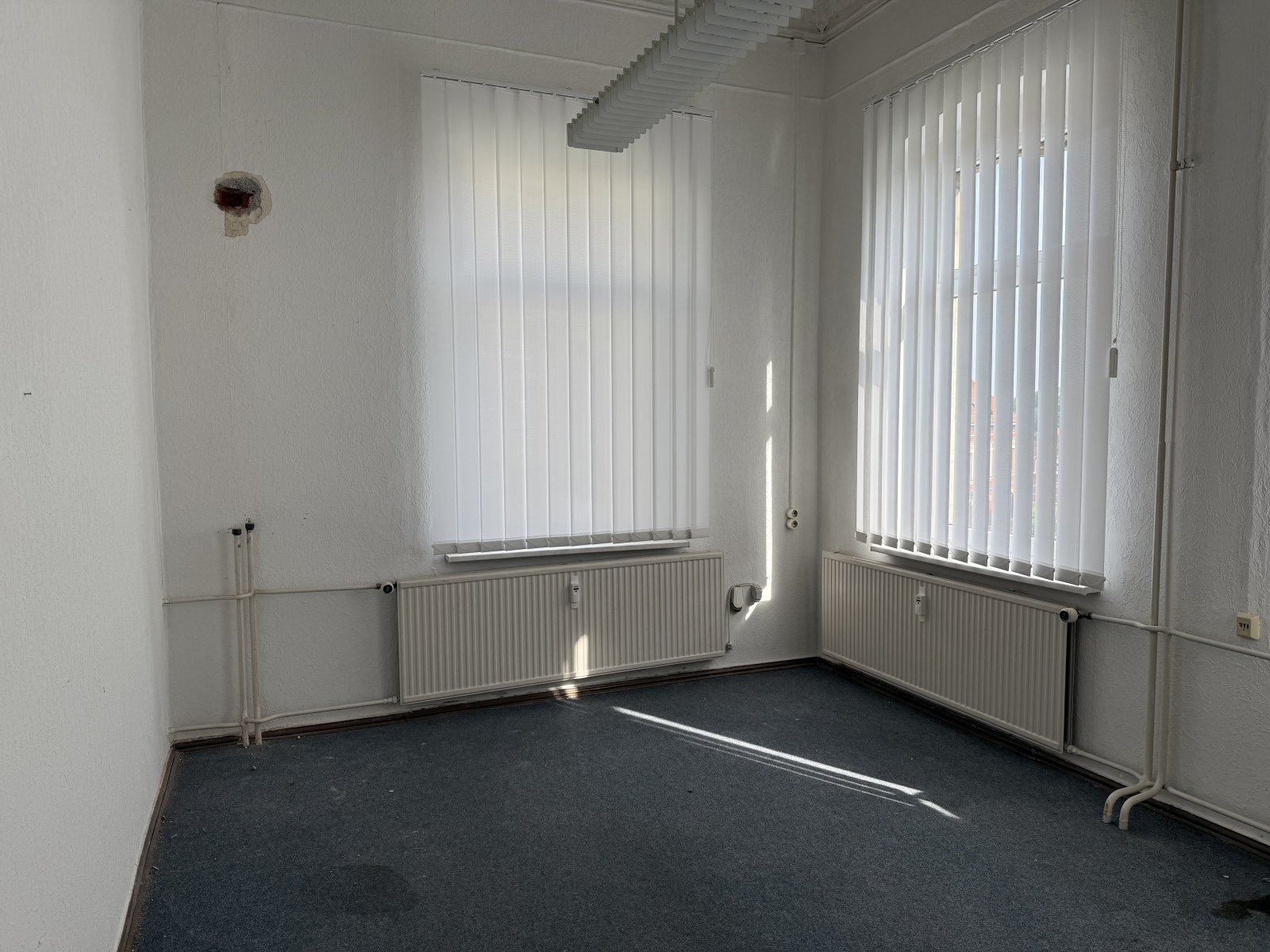 Repräsentatives Wohnen oder Arbeiten auf 200 m² in Fabrikantenvilla – Sanierung nach Wunsch!