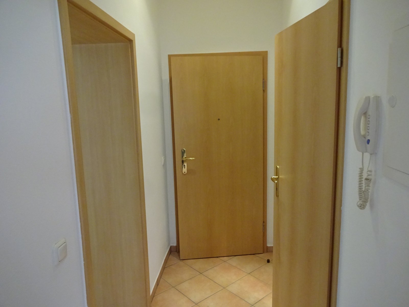 Helle 2-Raumwohnung mit Terrasse in Kirchberg!