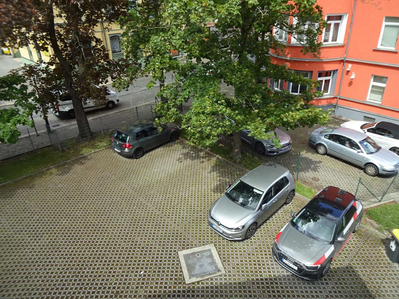 Attraktive, zentrumsnahe 3R.-Whg. mit großer Dachterrasse u. Stellpl.! Leerstehend