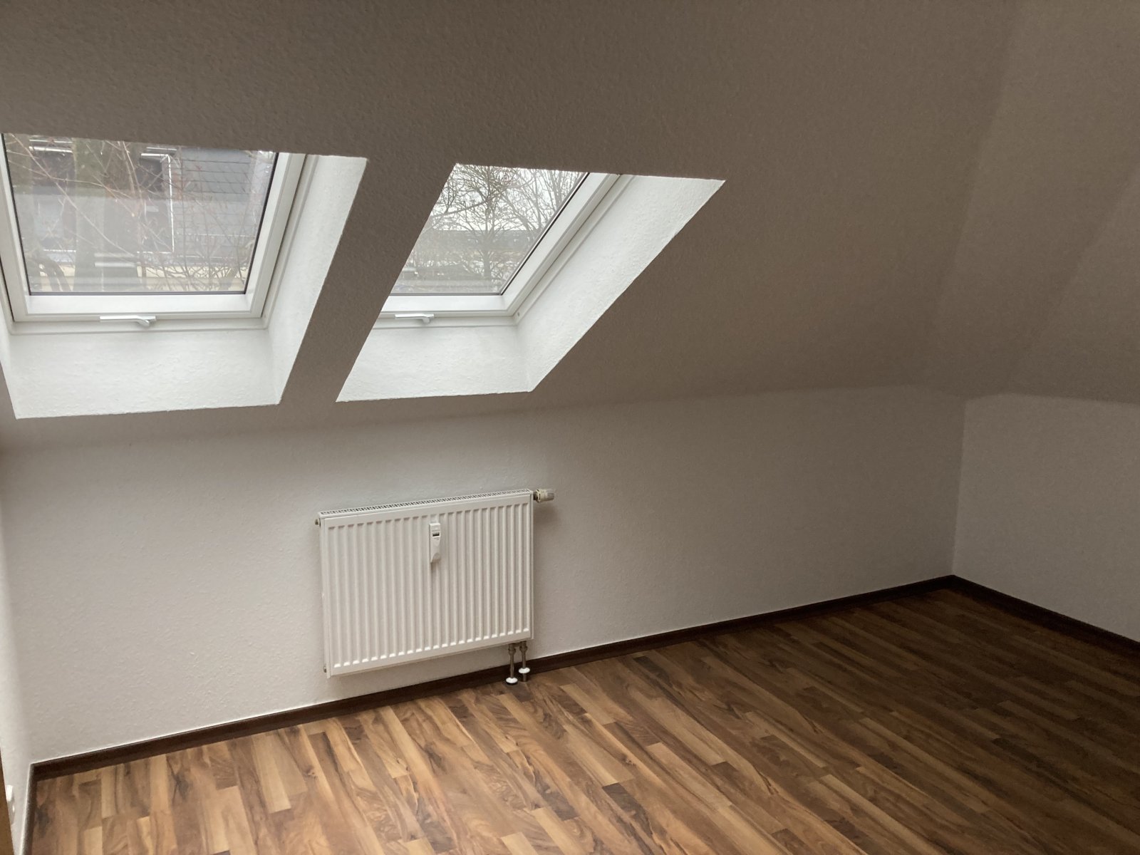 Attraktive, zentrumsnahe 3R.-Whg. mit großer Dachterrasse u. Stellpl.! Leerstehend