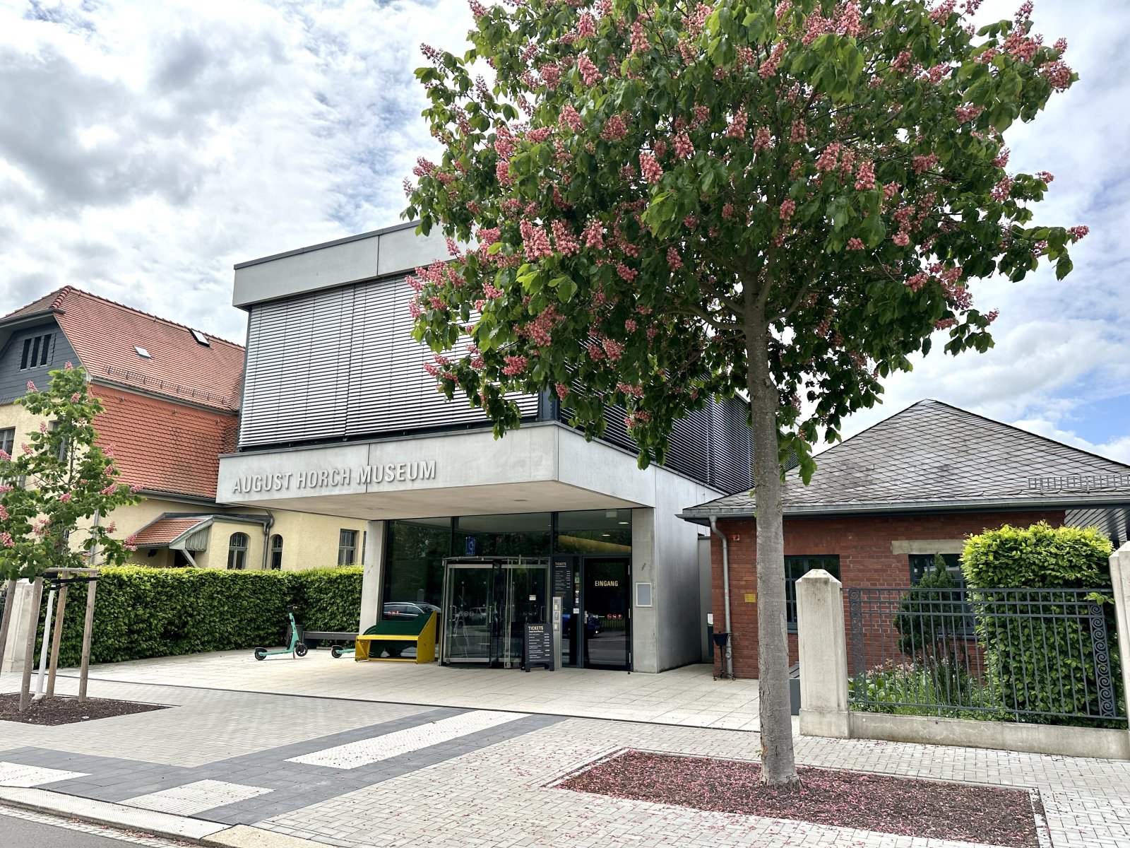 4-Raum-Maisonettewhg. mit 2 Bädern und Dachterrasse!