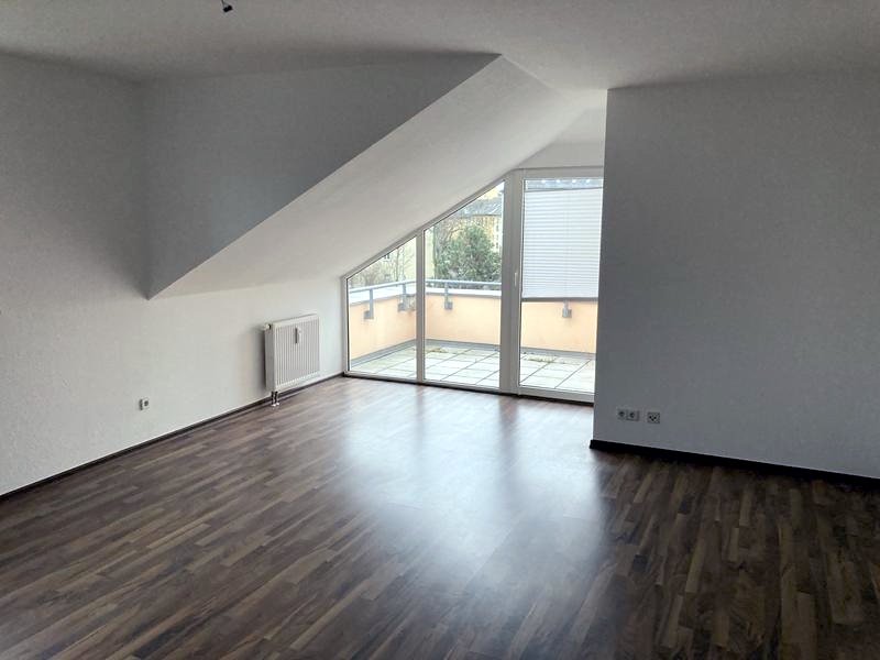 Attraktive, zentrumsnahe 3R.-Whg. mit großer Dachterrasse u. Stellpl.! Leerstehend