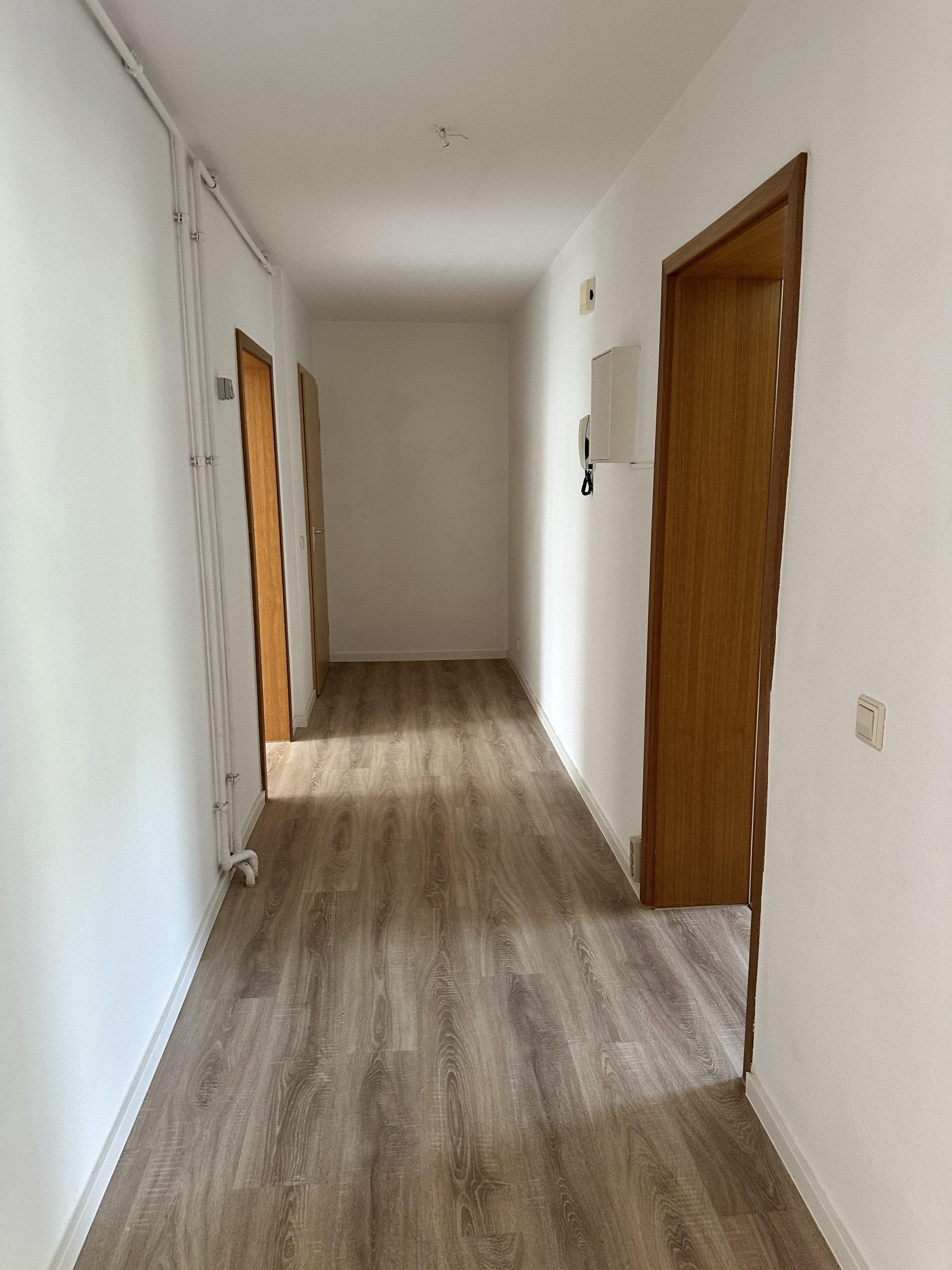 Gepflegte 3R-Whg. mit Kfz.-Stpl.! Bad u. Küche m. Fenster! Sofort vermietbar! Auch für Selbstnutzer!