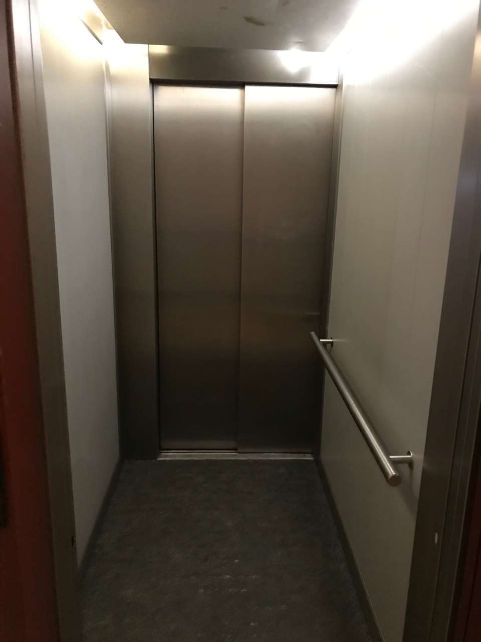 Vermietete 2-Raumwohnung mit Balkon, Fahrstuhl und TG-Stellplatz! Marienthal - Nähe HBK!