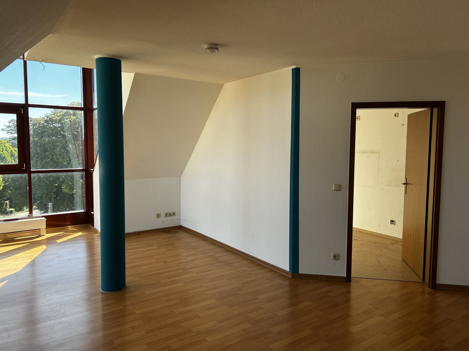 Helle 2-Raumwohnung mit 2 TG-Stpl! Fahrstuhl; Marienthal - Nähe HBK!