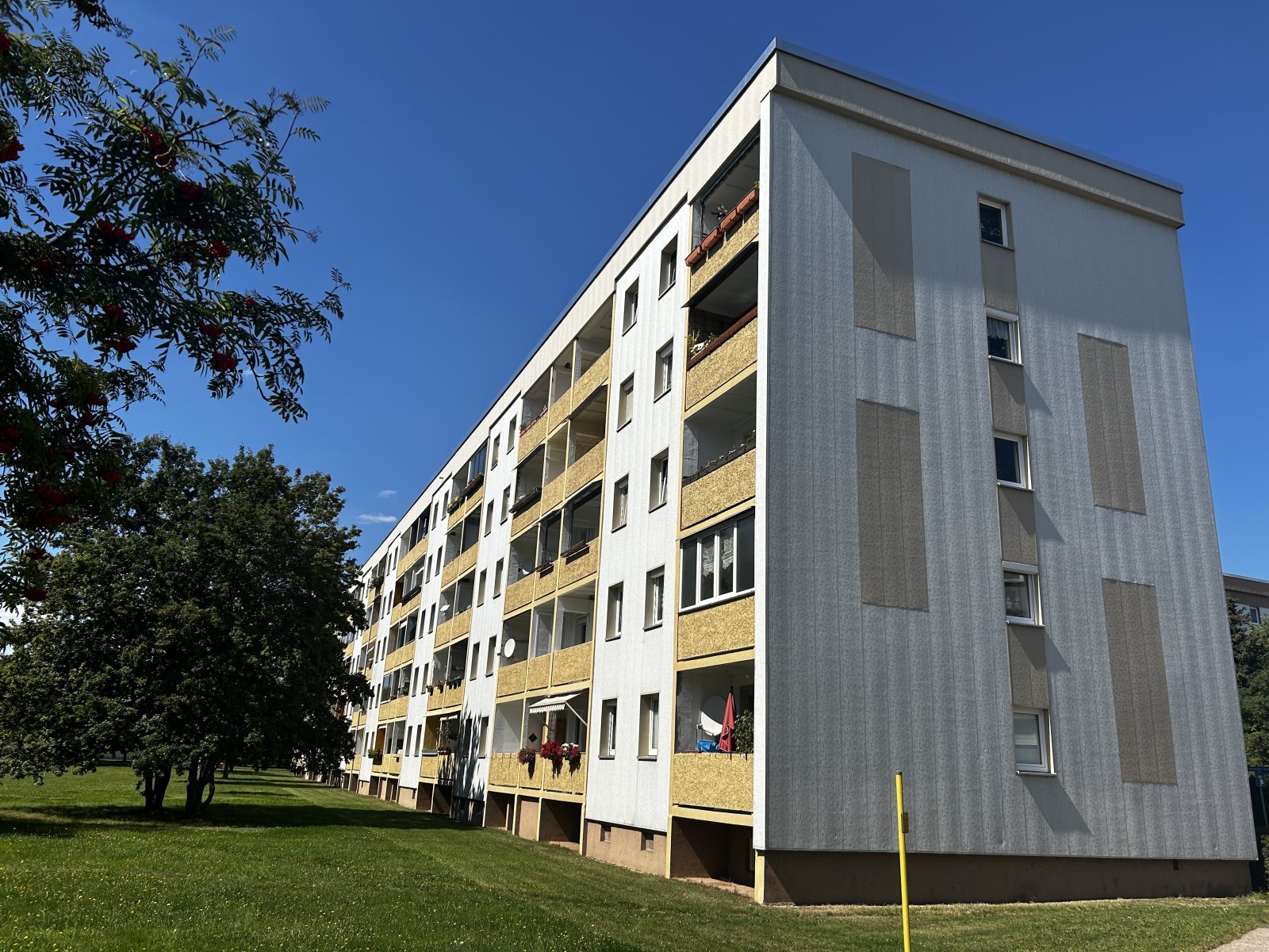 Helle 3-Raumwhg. mit Loggia und EBK in Zwickau-Mosel!