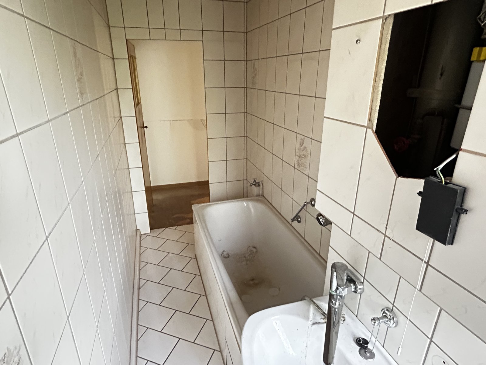 3-Raumwohnung mit Stellplatz und Balkon in Mülsen!