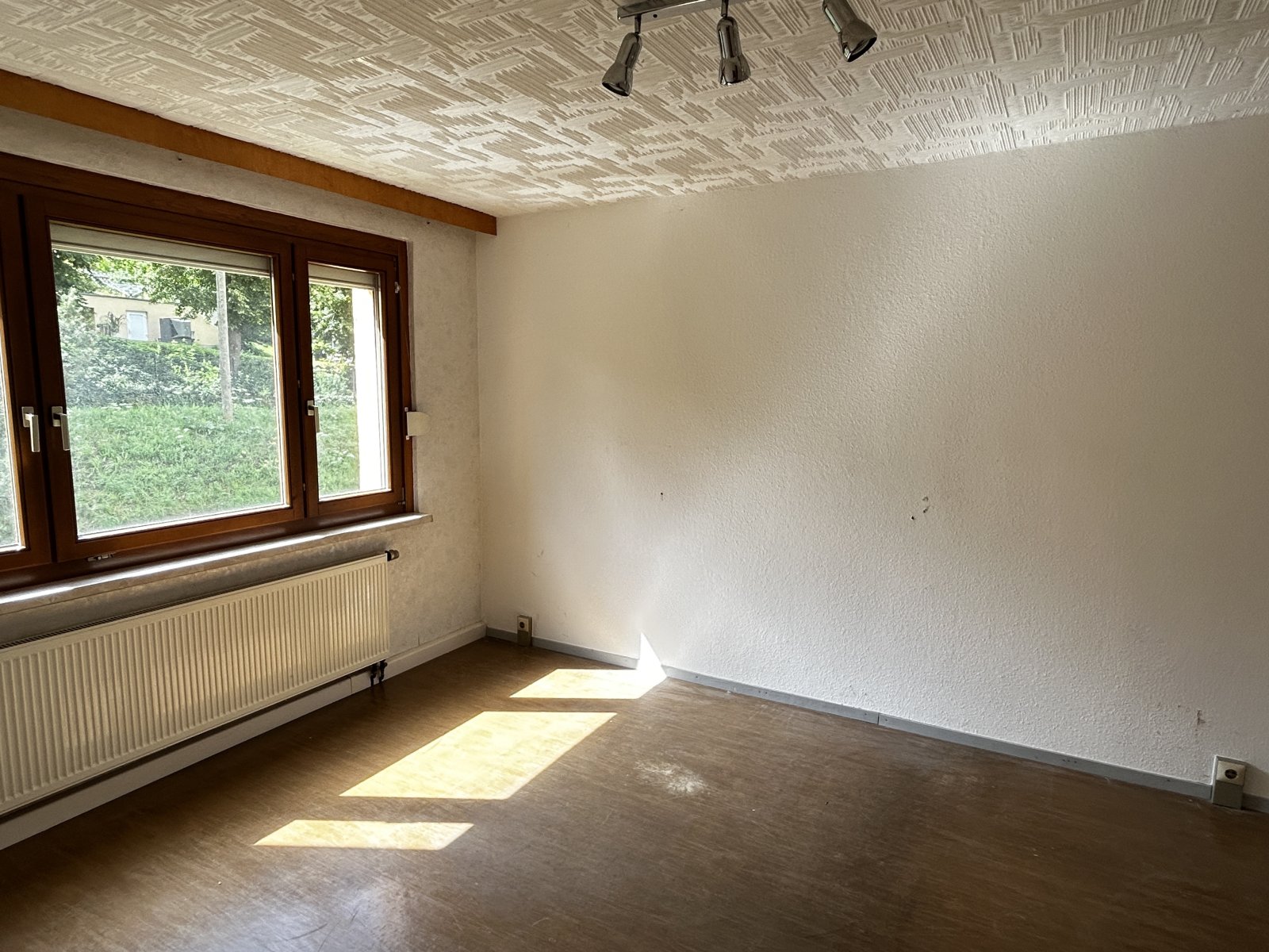 3-Raumwohnung mit Stellplatz und Balkon in Mülsen!